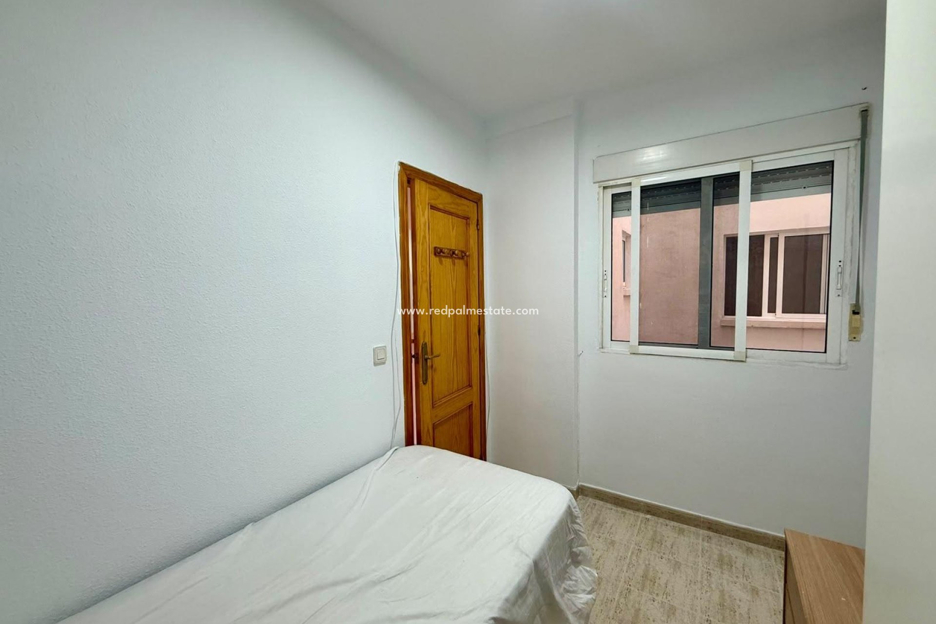Resale - Apartment -
Torrevieja - Playa de los Locos