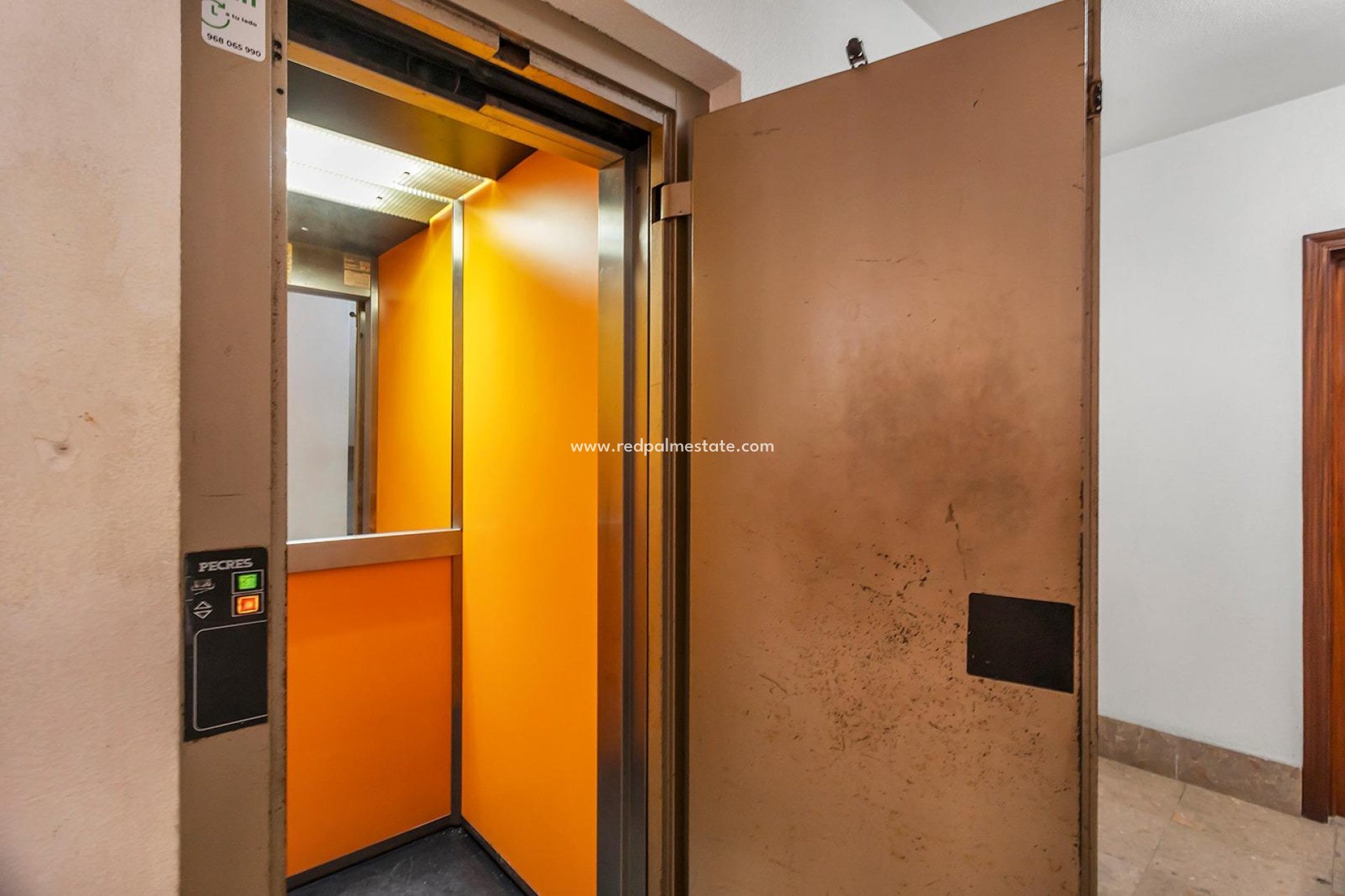 Resale - Apartment -
Torrevieja - Playa de los Locos