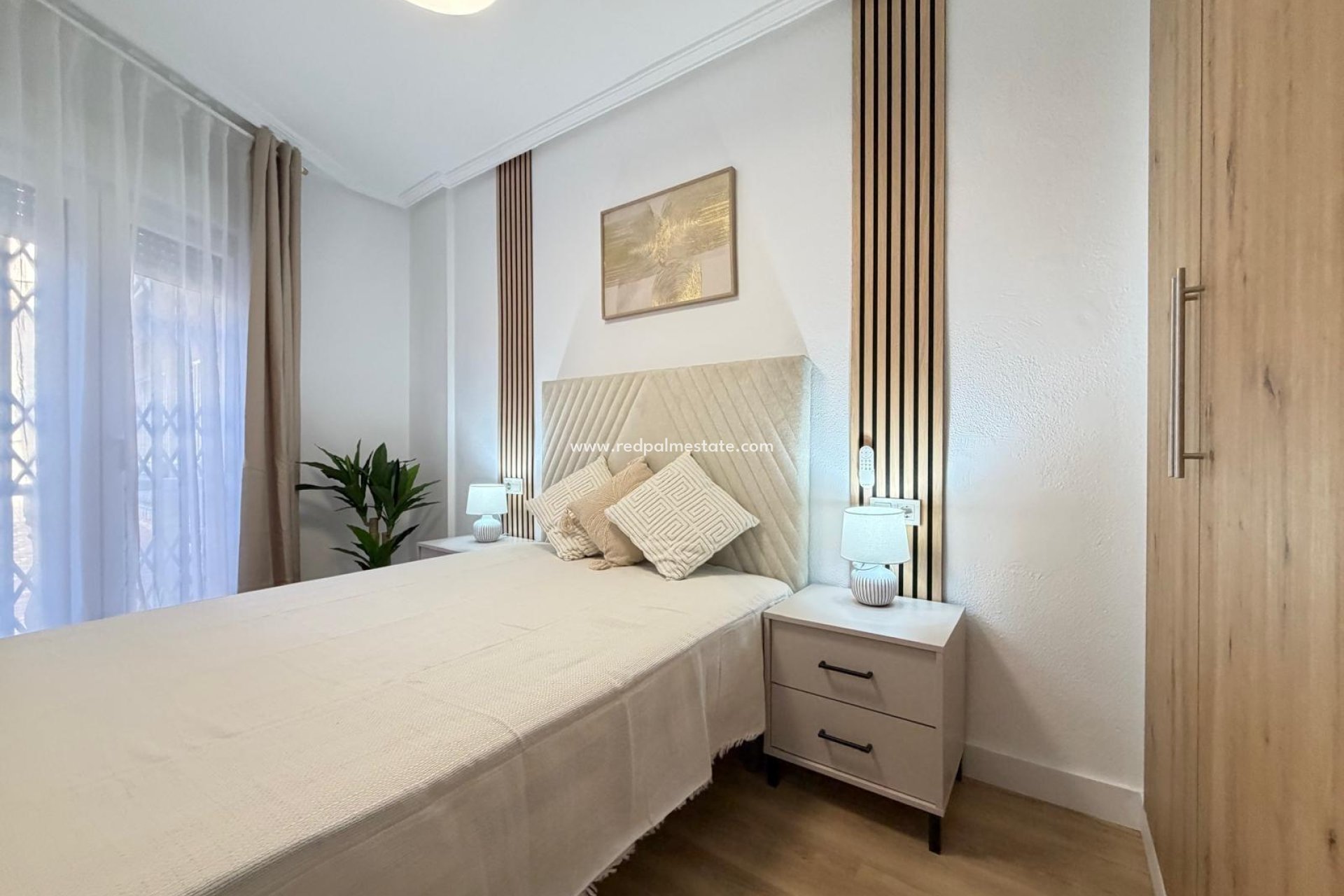Resale - Apartment -
Torrevieja - Playa de los Locos