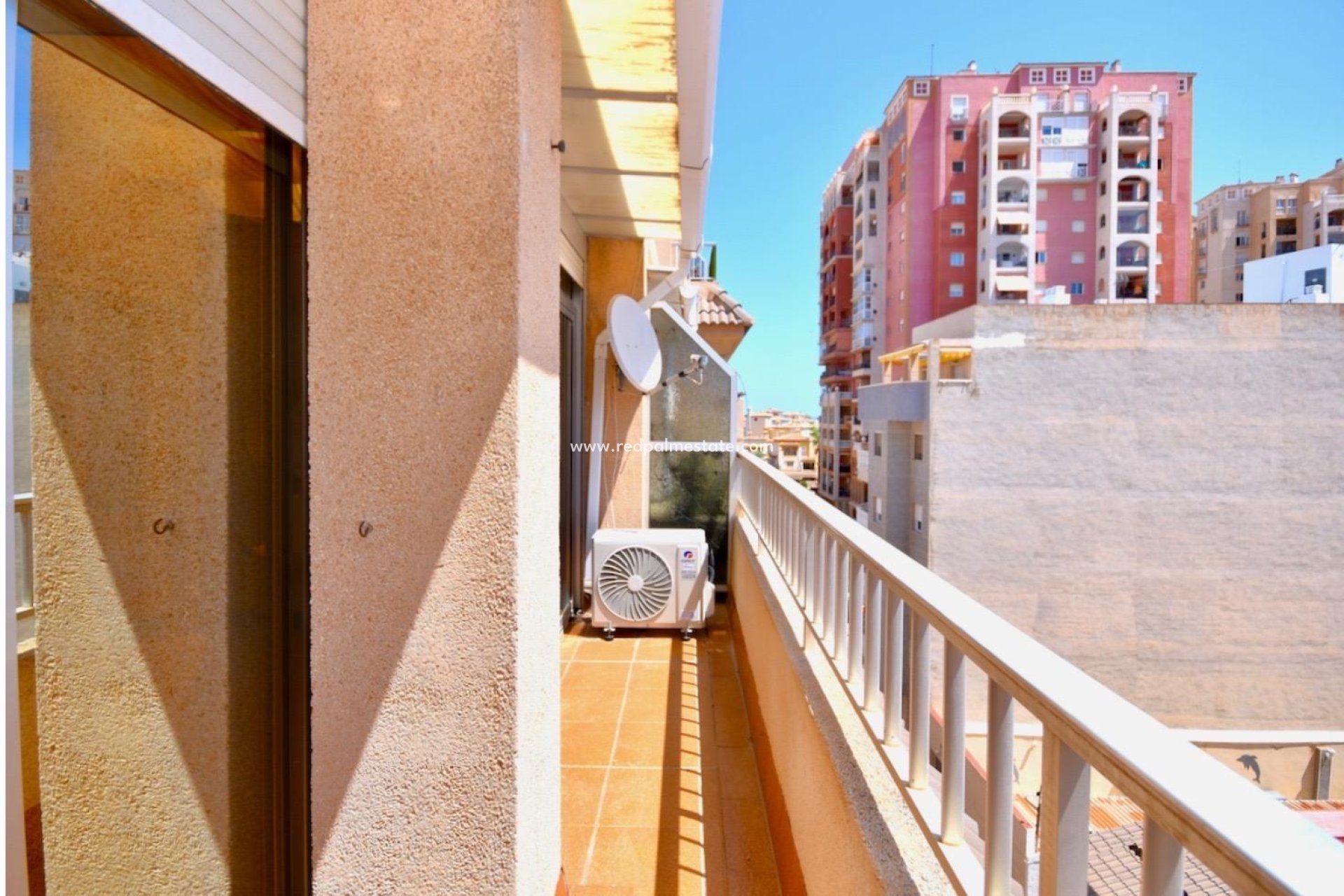 Resale - Apartment -
Torrevieja - Playa de los Locos