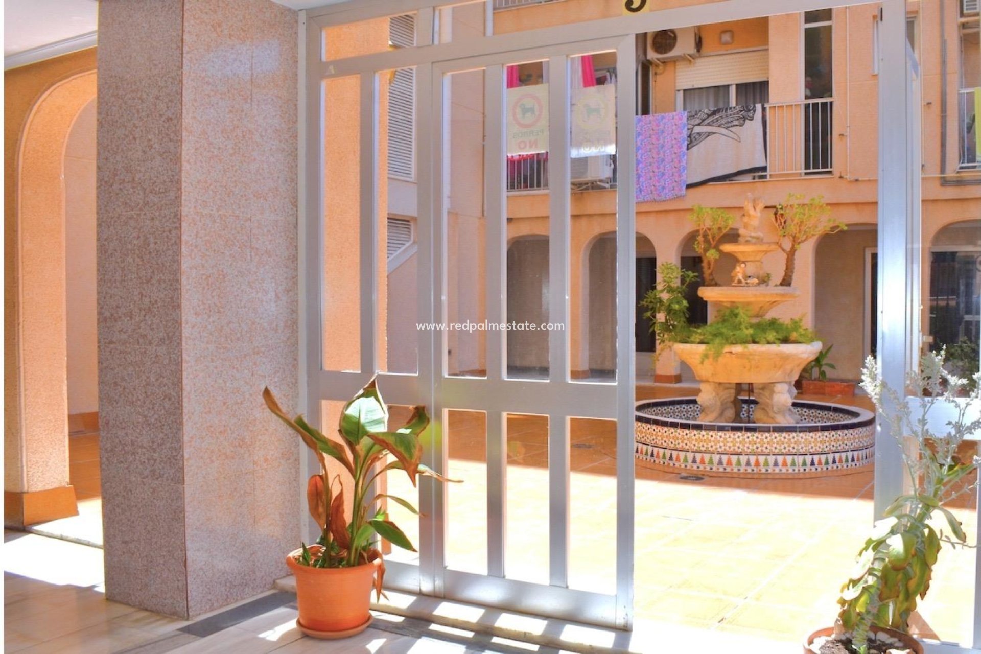 Resale - Apartment -
Torrevieja - Playa de los Locos