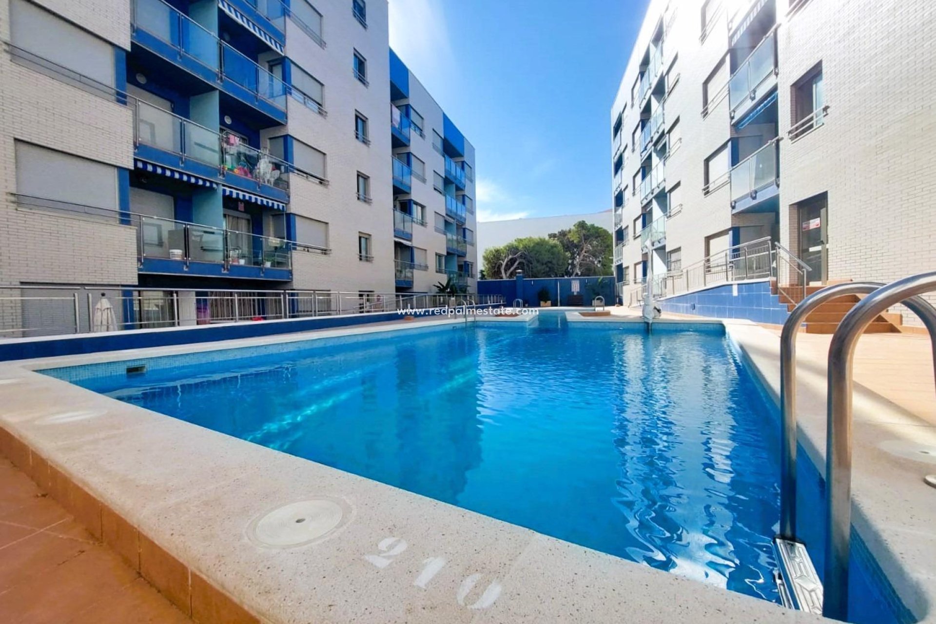 Resale - Apartment -
Torrevieja - Playa de los Locos