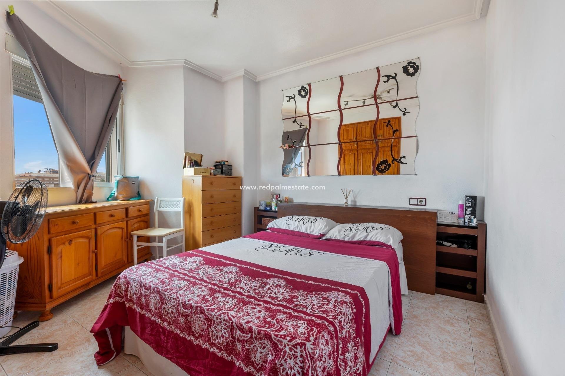 Resale - Apartment -
Torrevieja - Playa de los locos