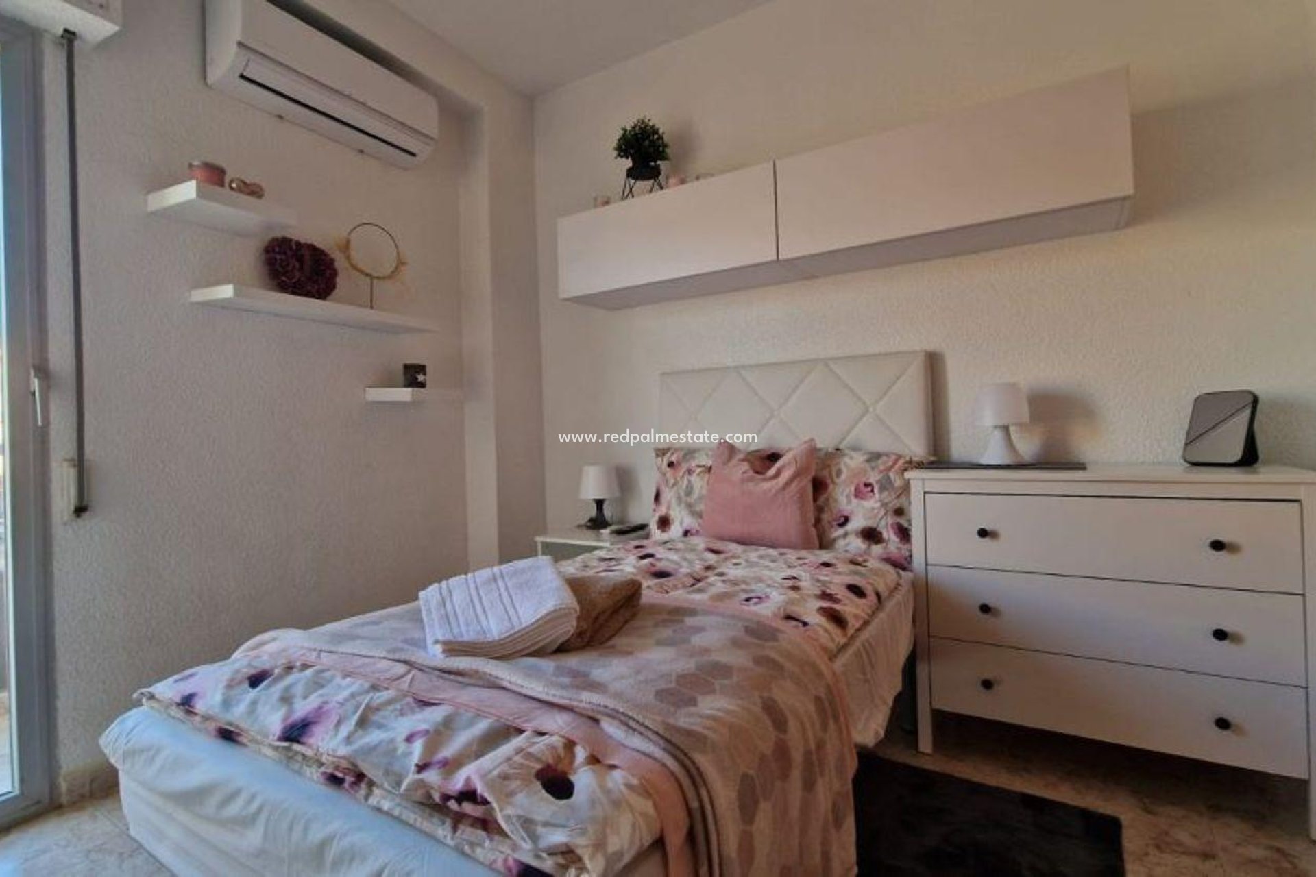 Resale - Apartment -
Torrevieja - Playa de los Locos