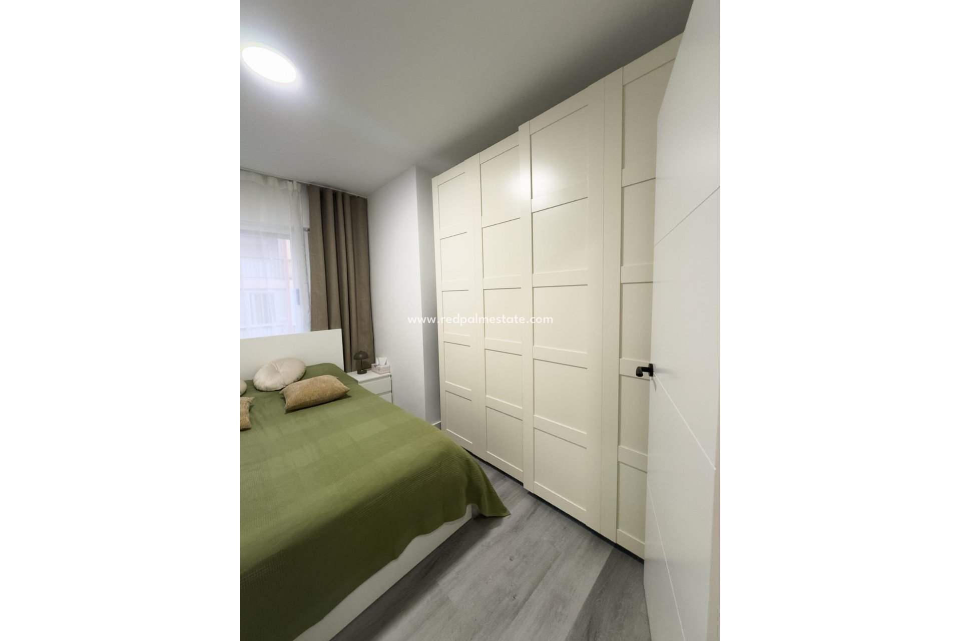 Resale - Apartment -
Torrevieja - Playa de los Locos