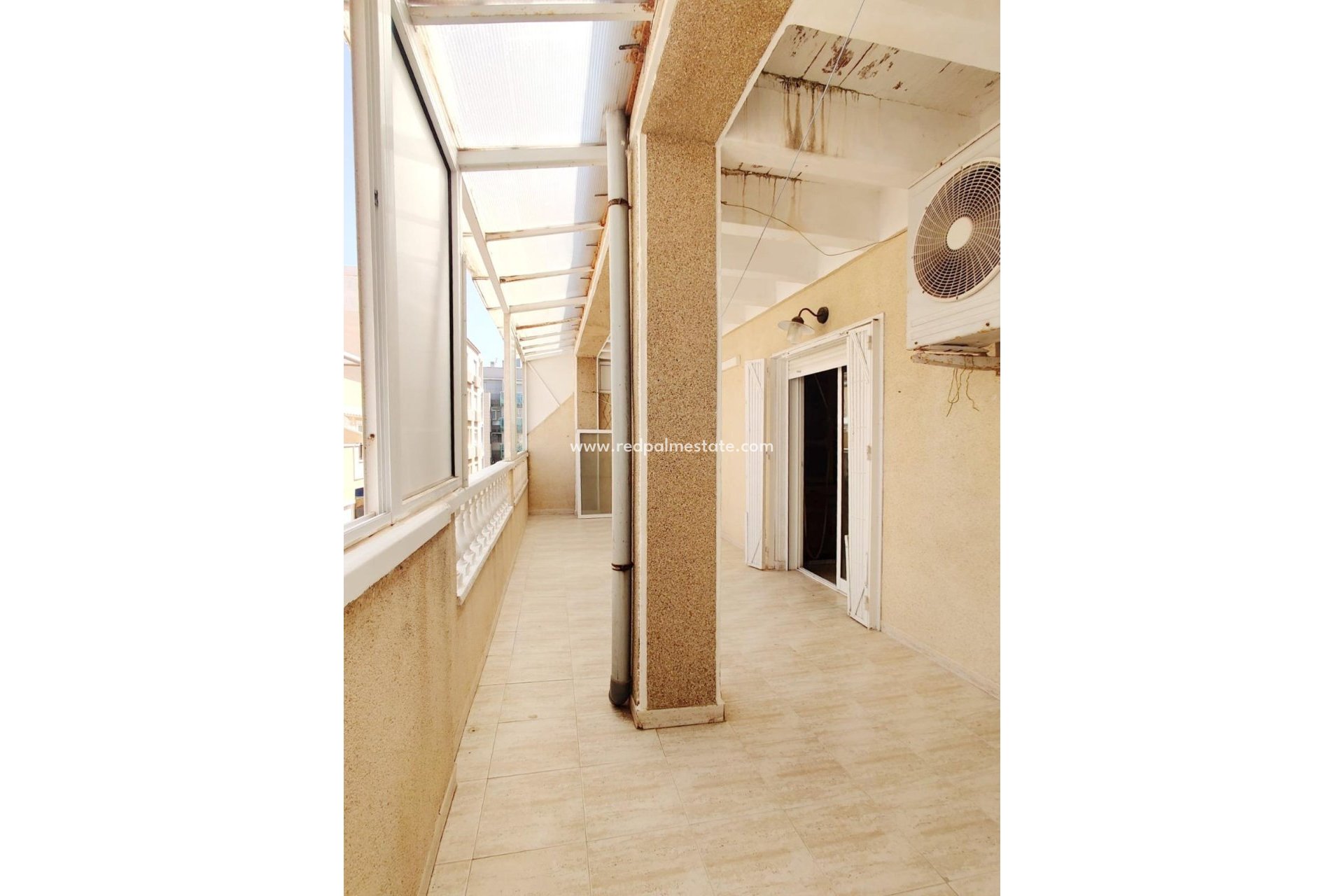 Resale - Apartment -
Torrevieja - Playa de los Locos