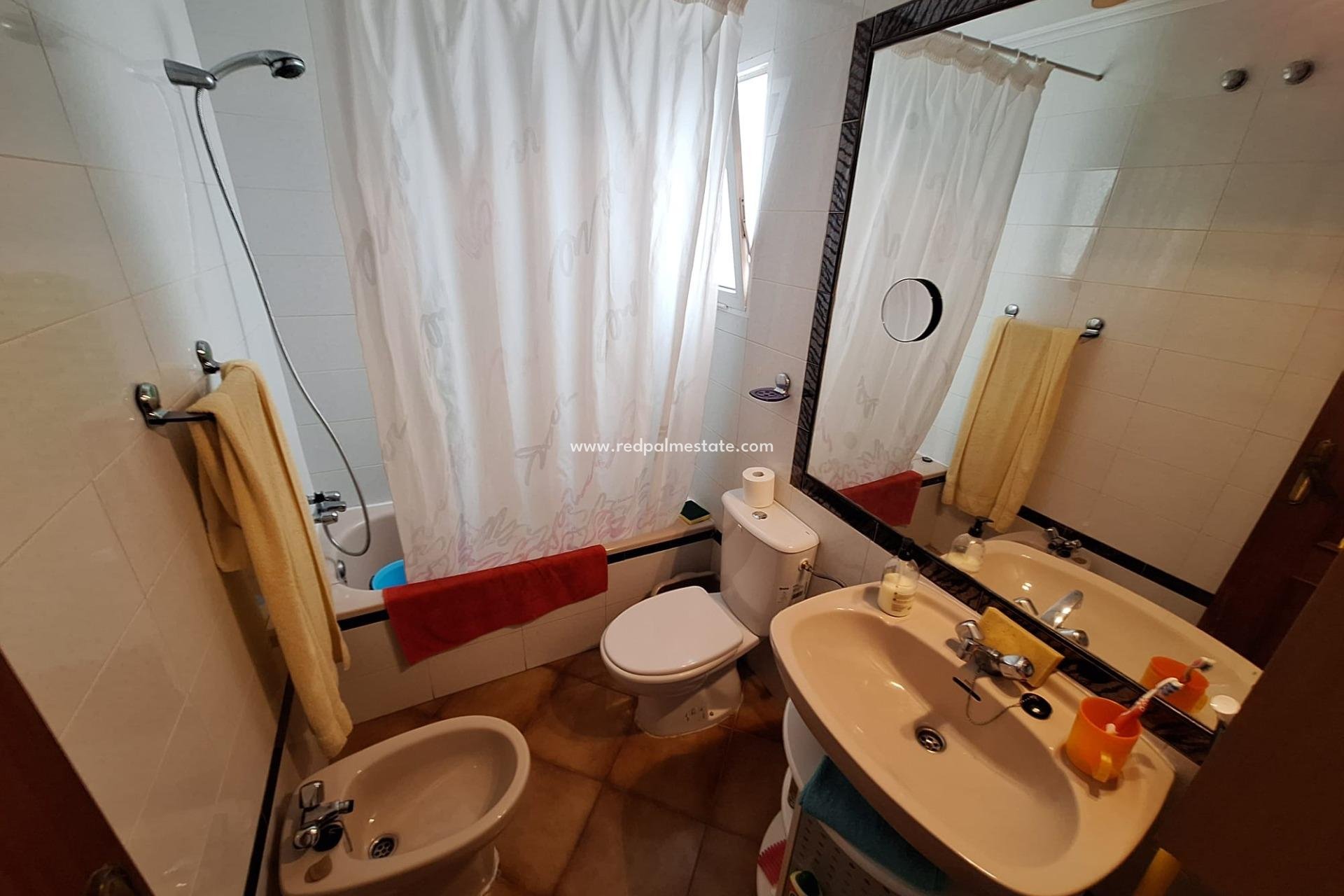 Resale - Apartment -
Torrevieja - Playa de los Locos