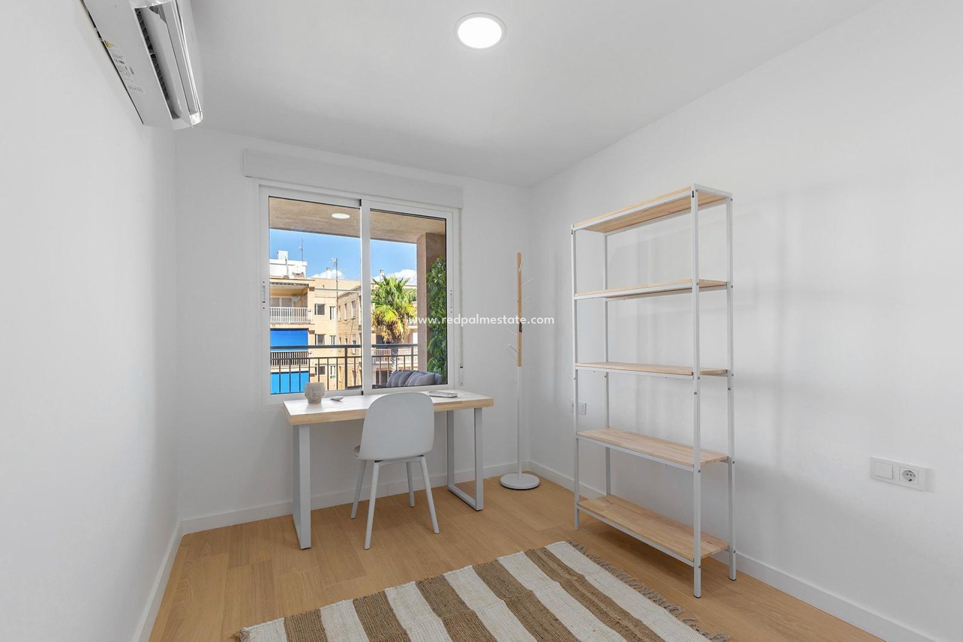 Resale - Apartment -
Torrevieja - Playa de los Naufragos