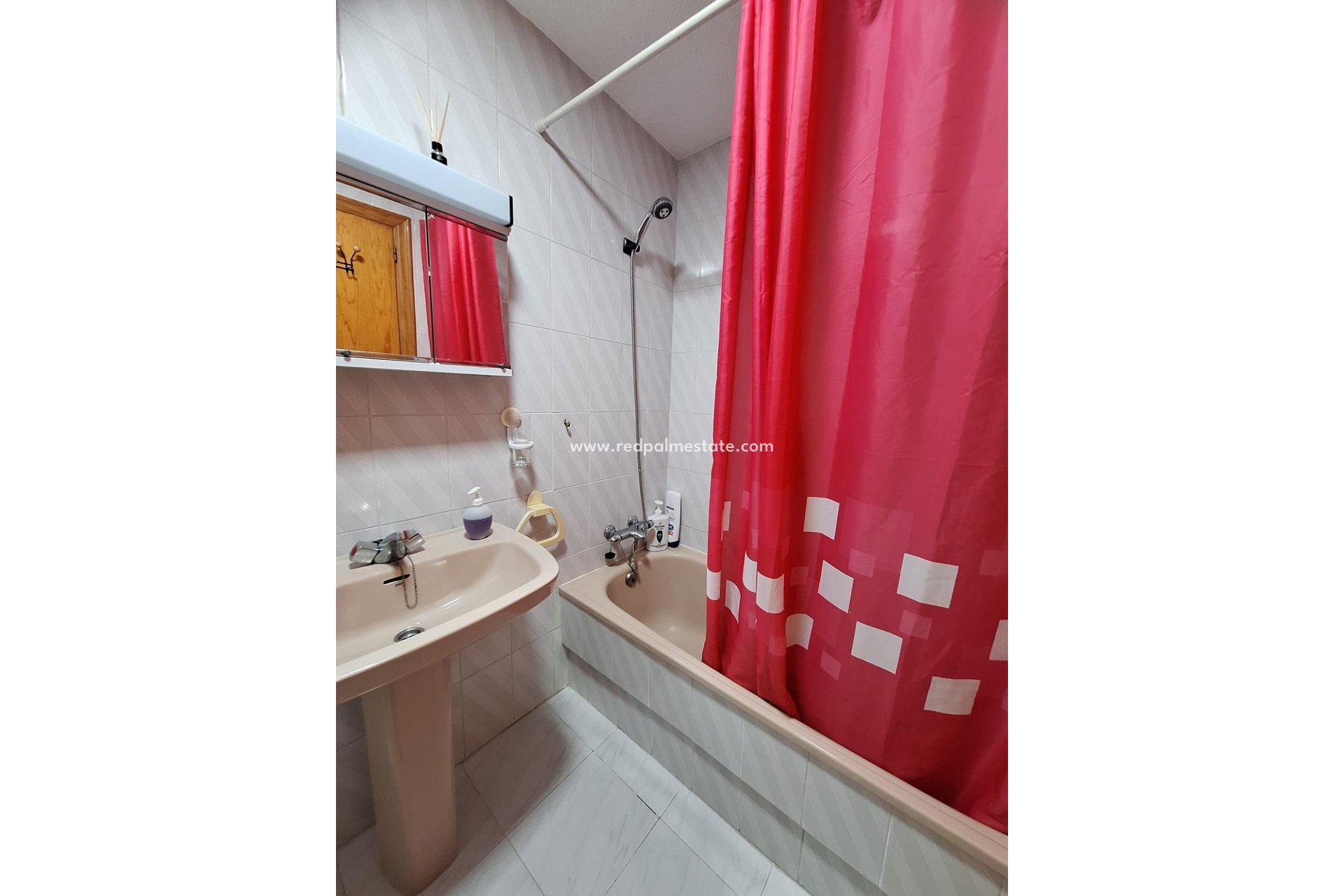 Resale - Apartment -
Torrevieja - Playa del Cura