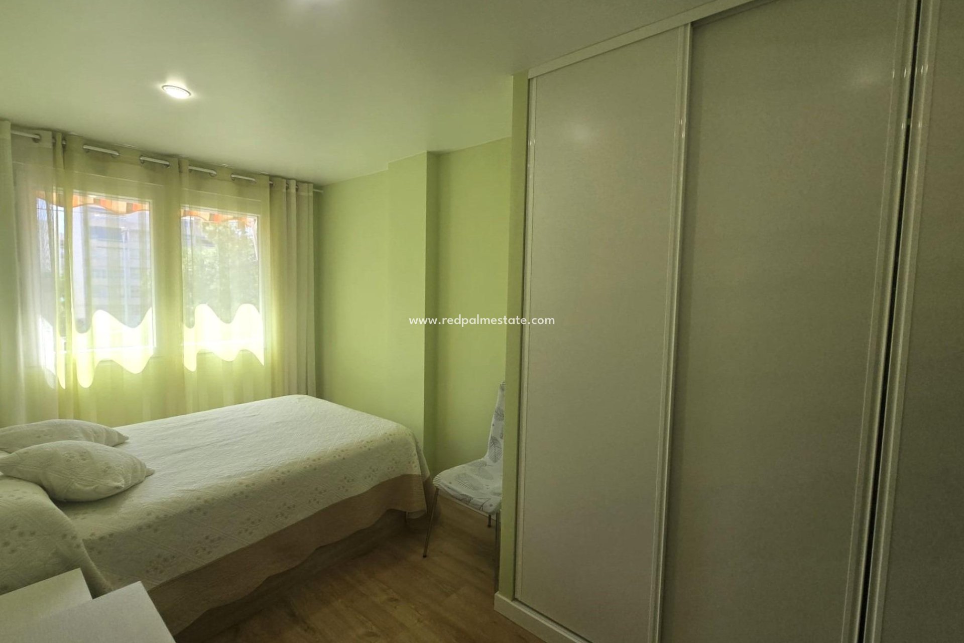 Resale - Apartment -
Torrevieja - Playa del Cura