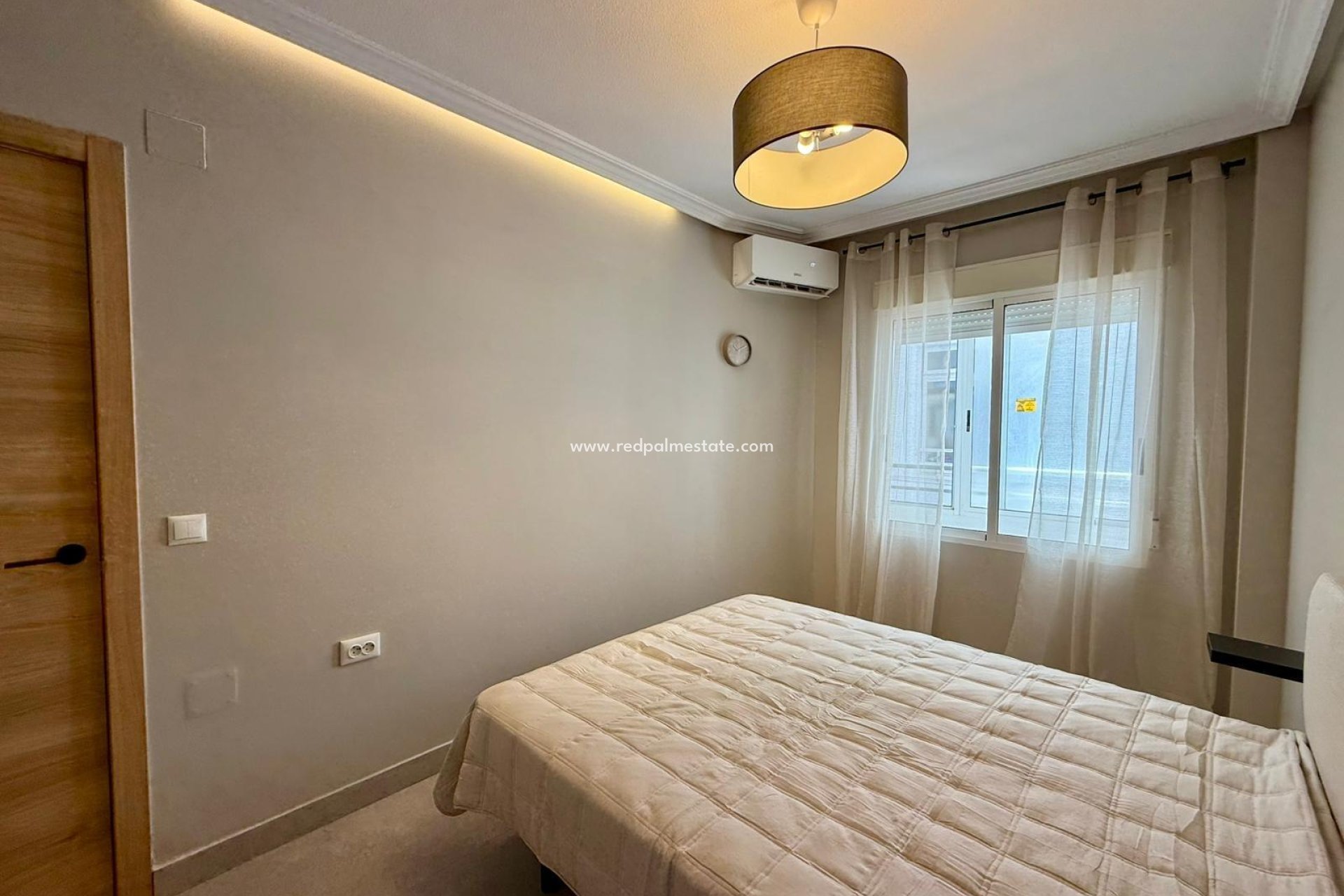 Resale - Apartment -
Torrevieja - Playa del Cura