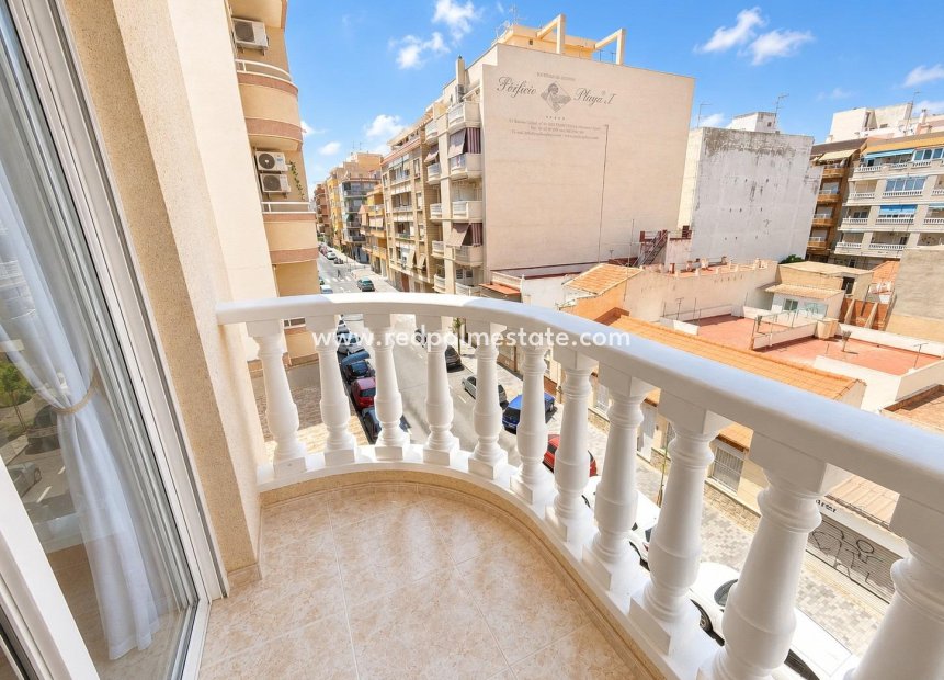 Resale - Apartment -
Torrevieja - Playa del Cura