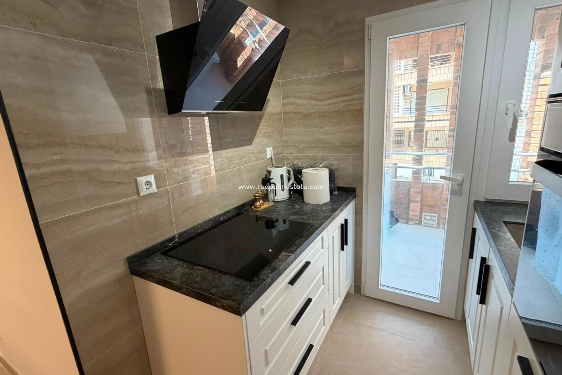 Resale - Apartment -
Torrevieja - Playa del Cura