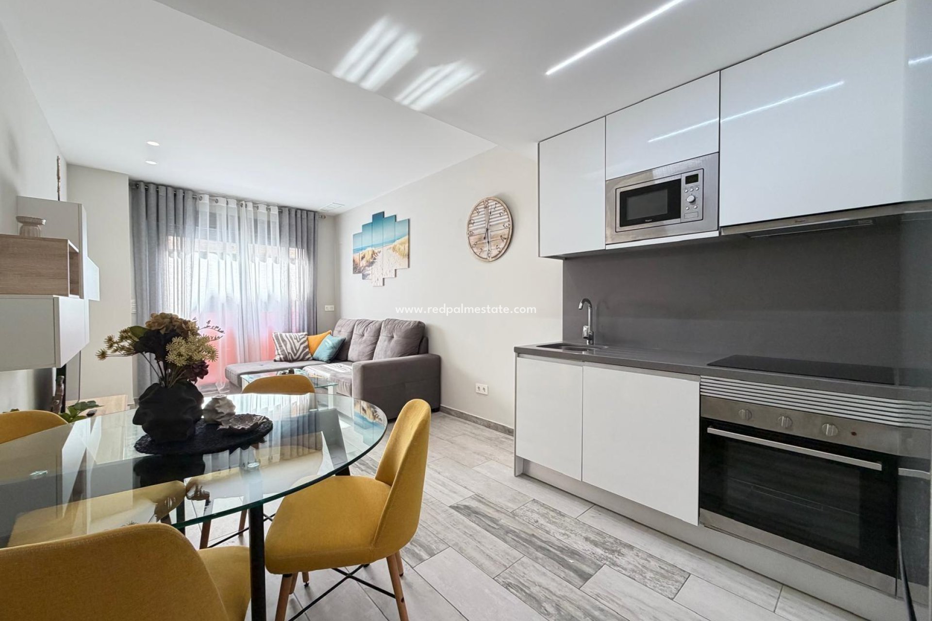 Resale - Apartment -
Torrevieja - Playa del Cura