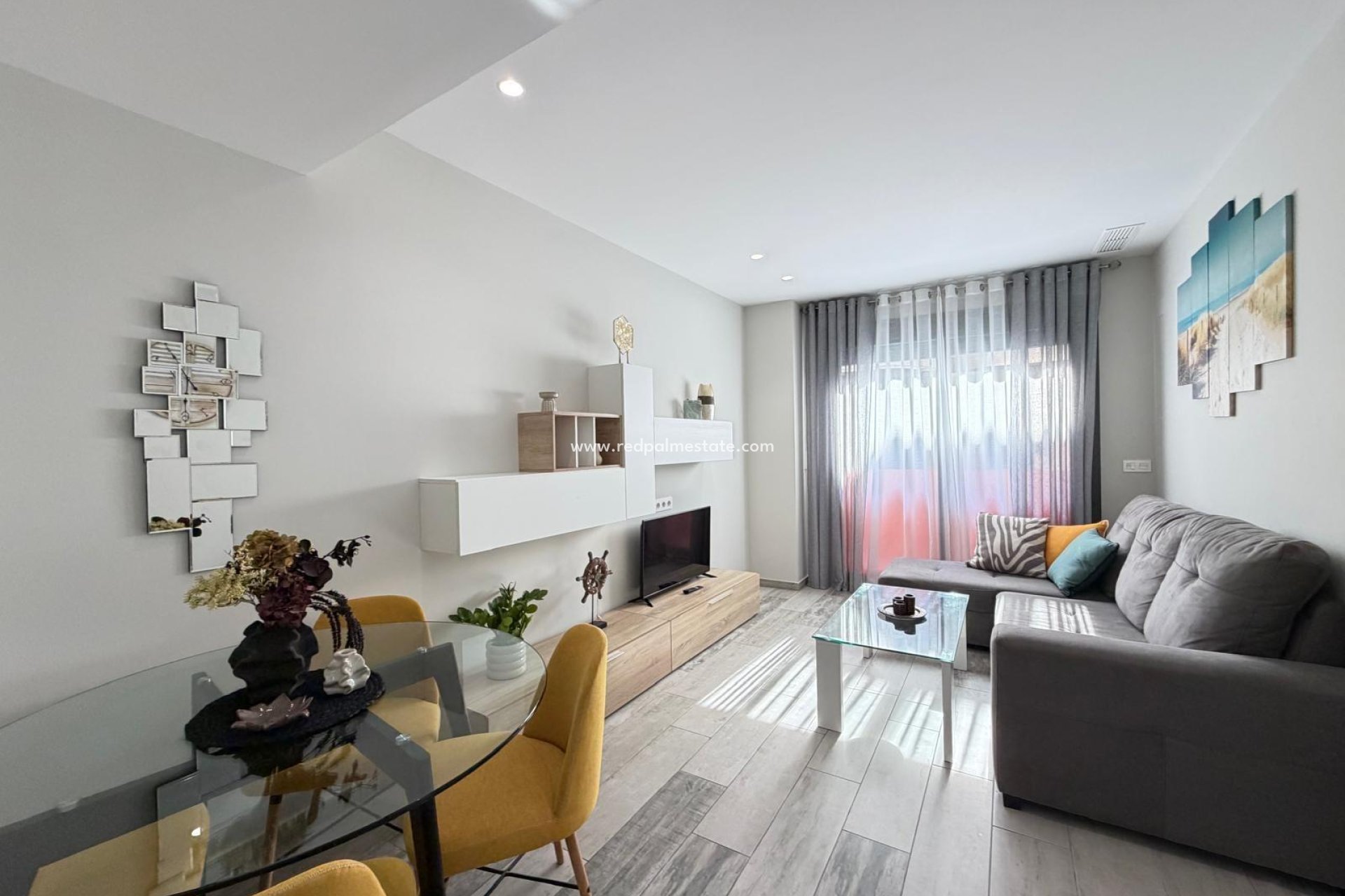 Resale - Apartment -
Torrevieja - Playa del Cura