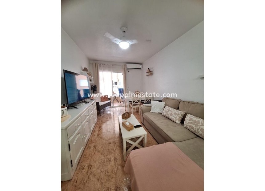 Resale - Apartment -
Torrevieja - Playa del Cura