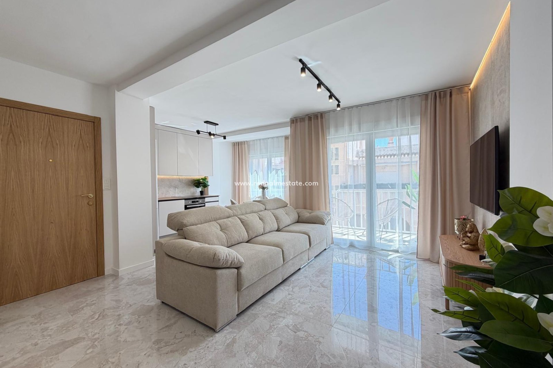 Resale - Apartment -
Torrevieja - Playa del Cura
