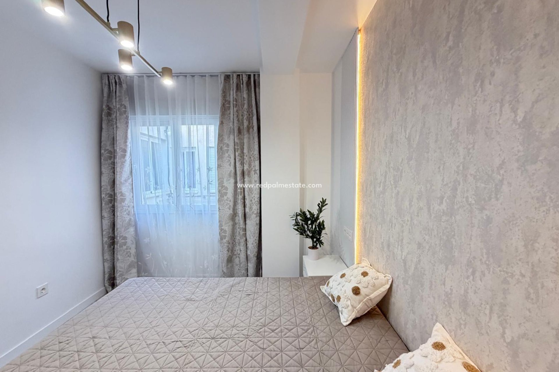 Resale - Apartment -
Torrevieja - Playa del Cura