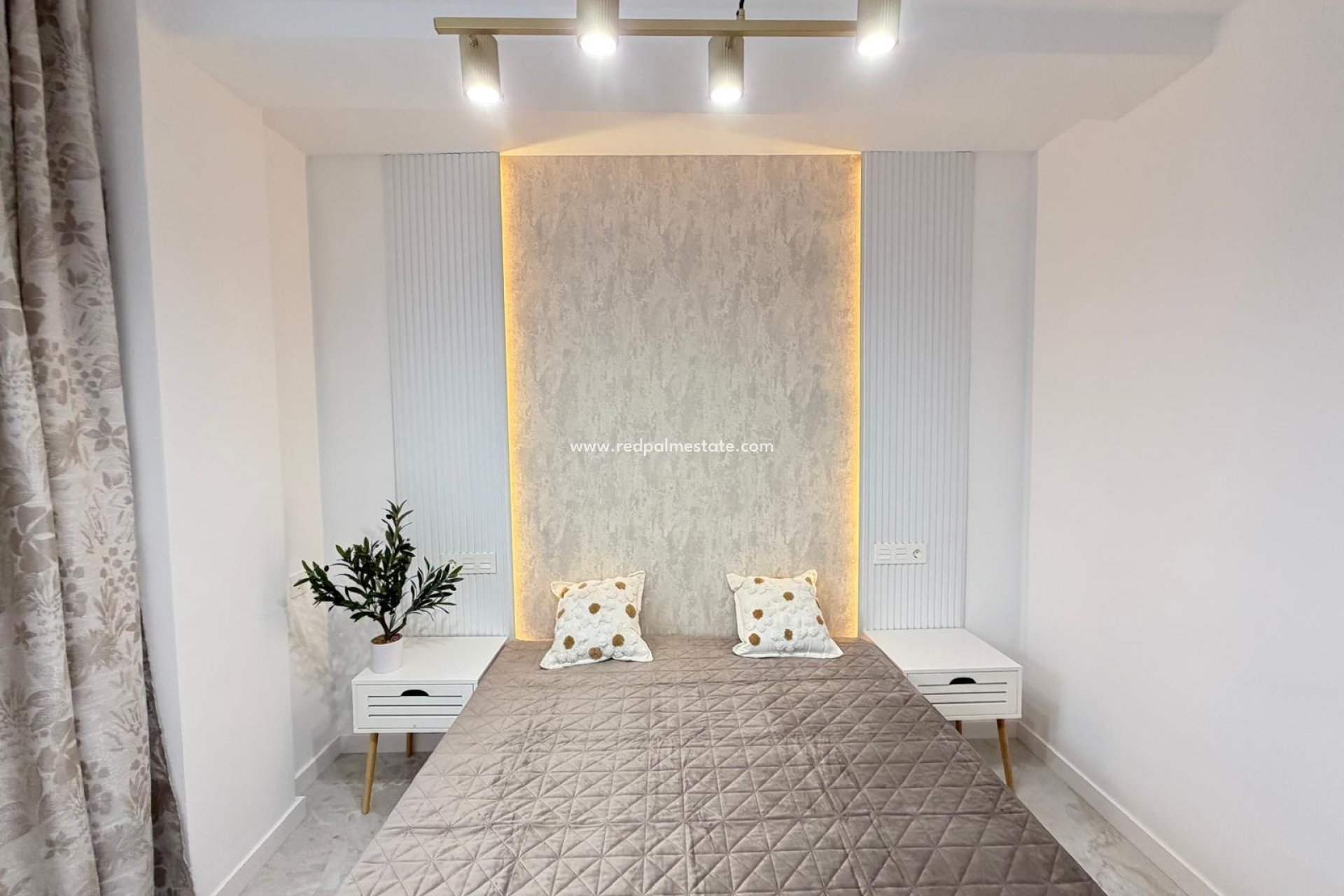 Resale - Apartment -
Torrevieja - Playa del Cura