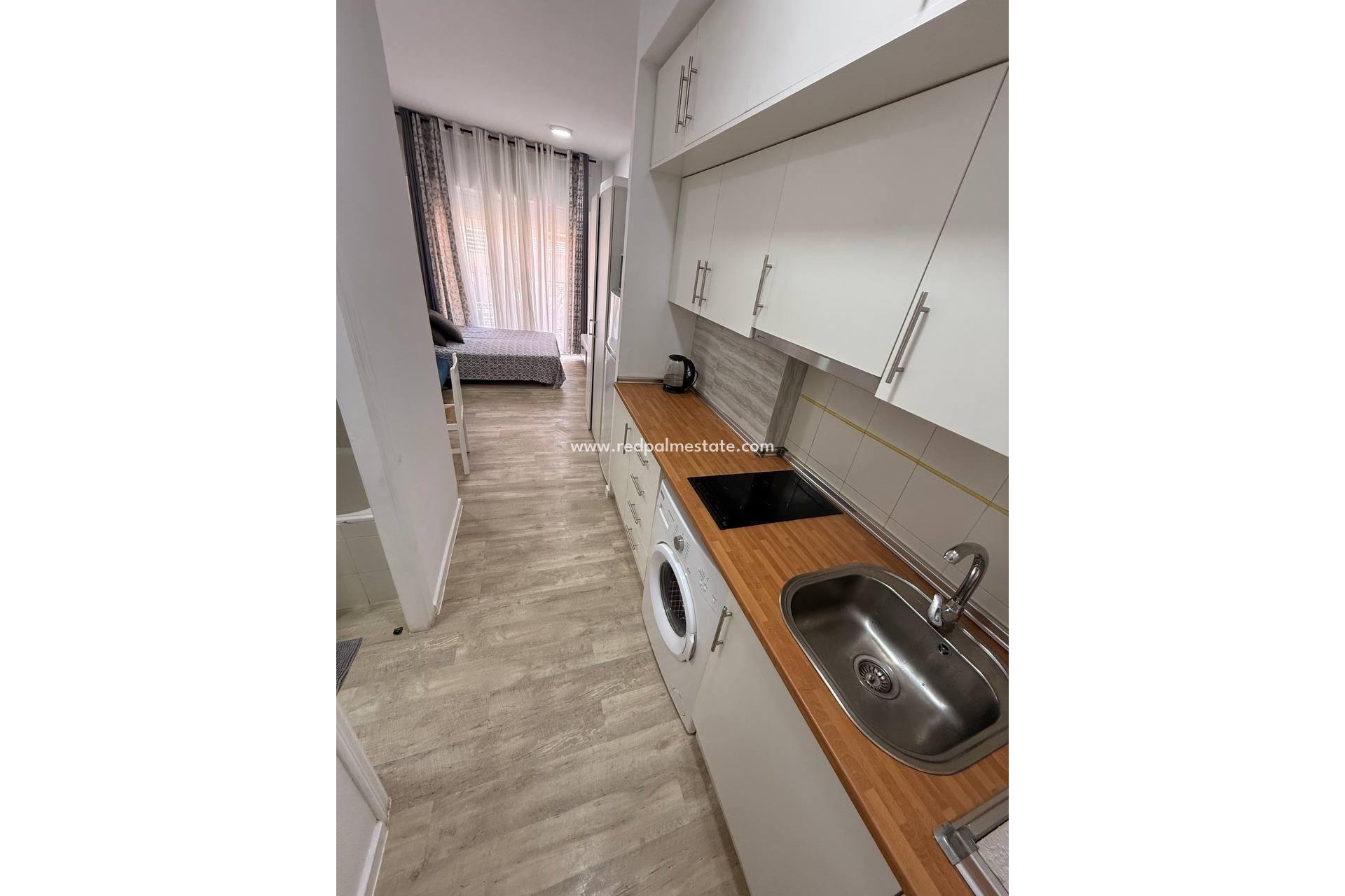 Resale - Apartment -
Torrevieja - Playa del Cura