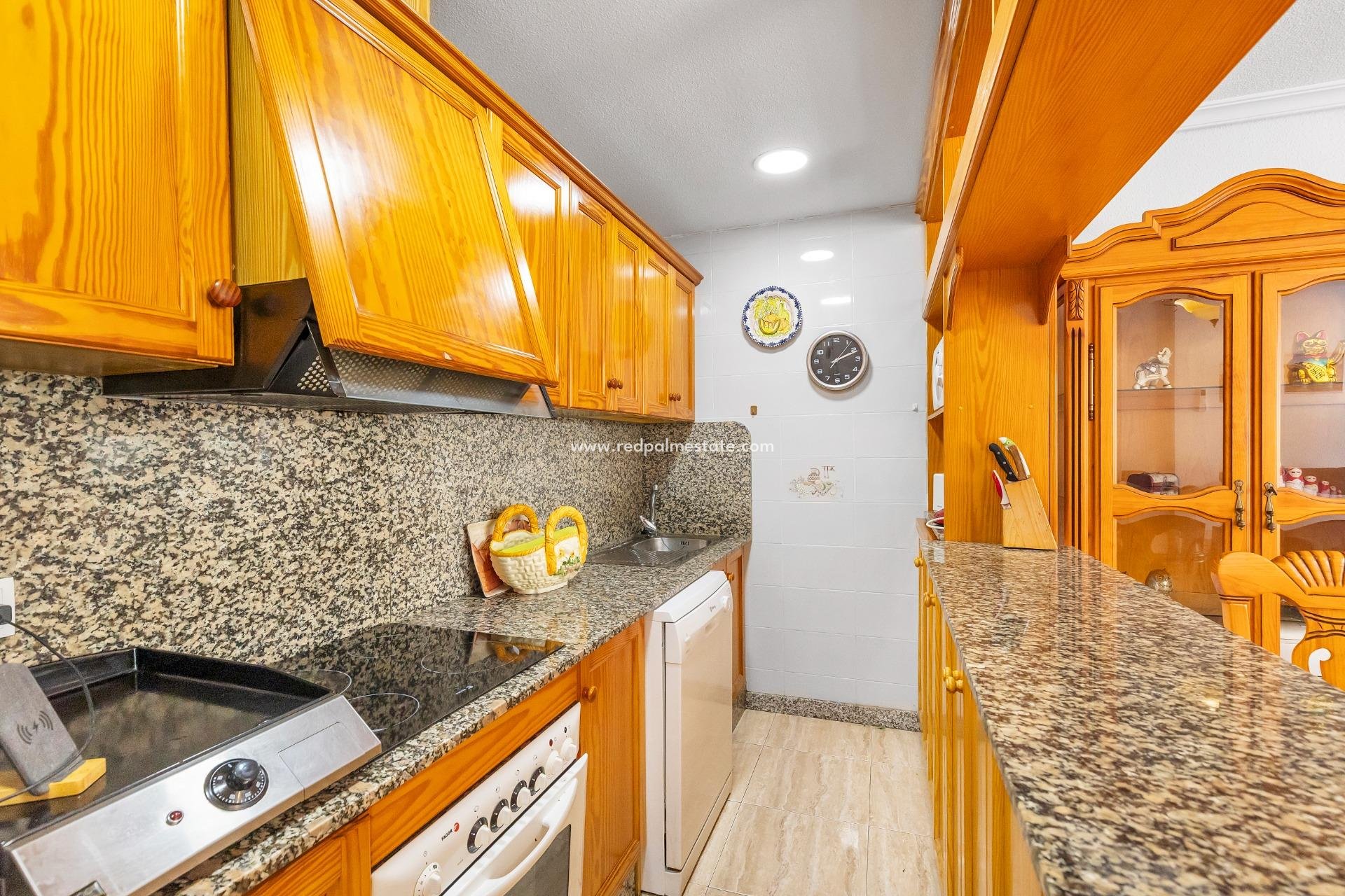 Resale - Apartment -
Torrevieja - Playa del Cura