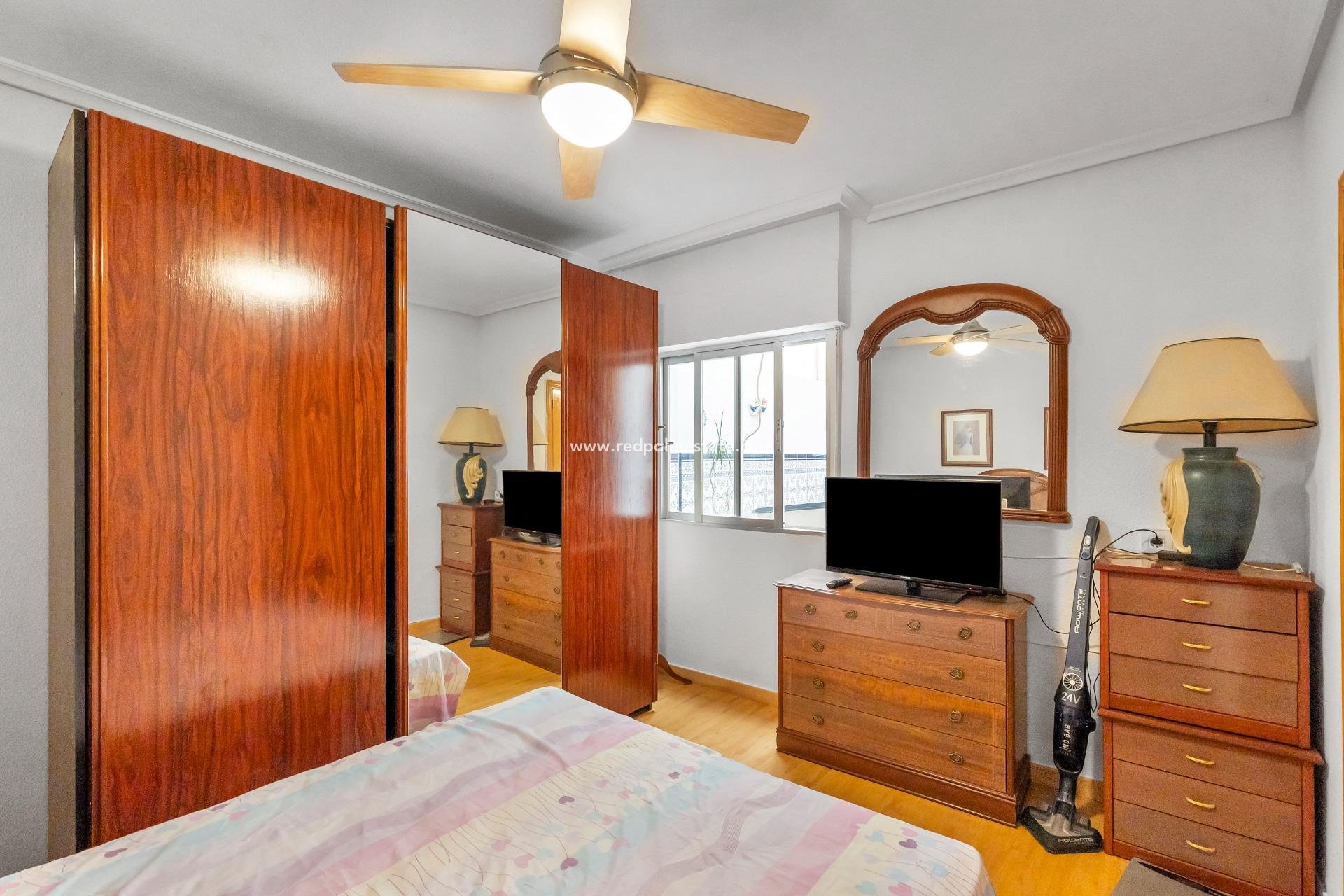 Resale - Apartment -
Torrevieja - Playa del Cura