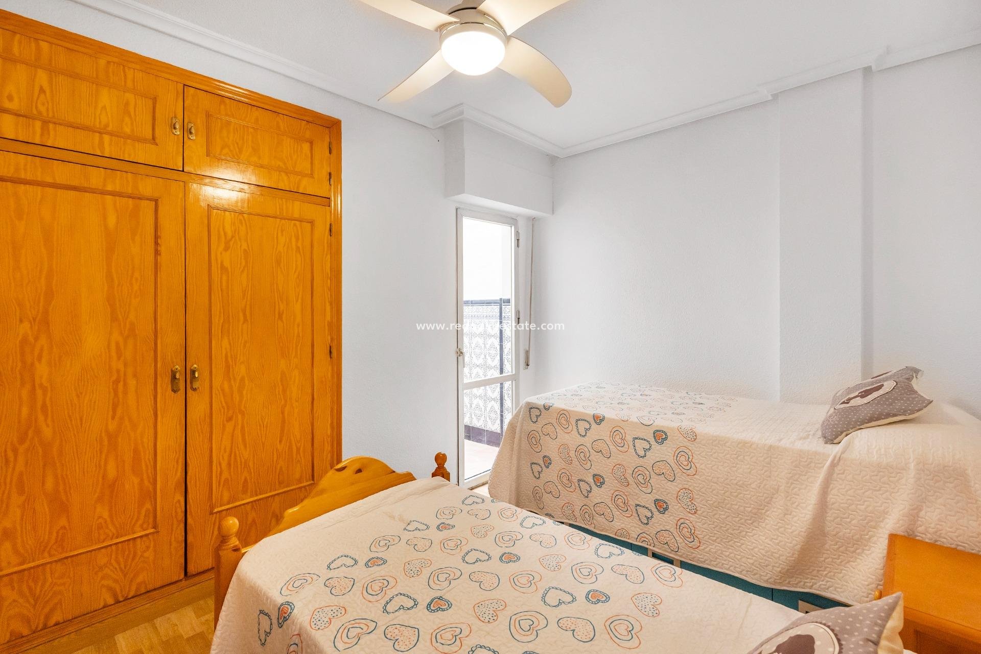 Resale - Apartment -
Torrevieja - Playa del Cura