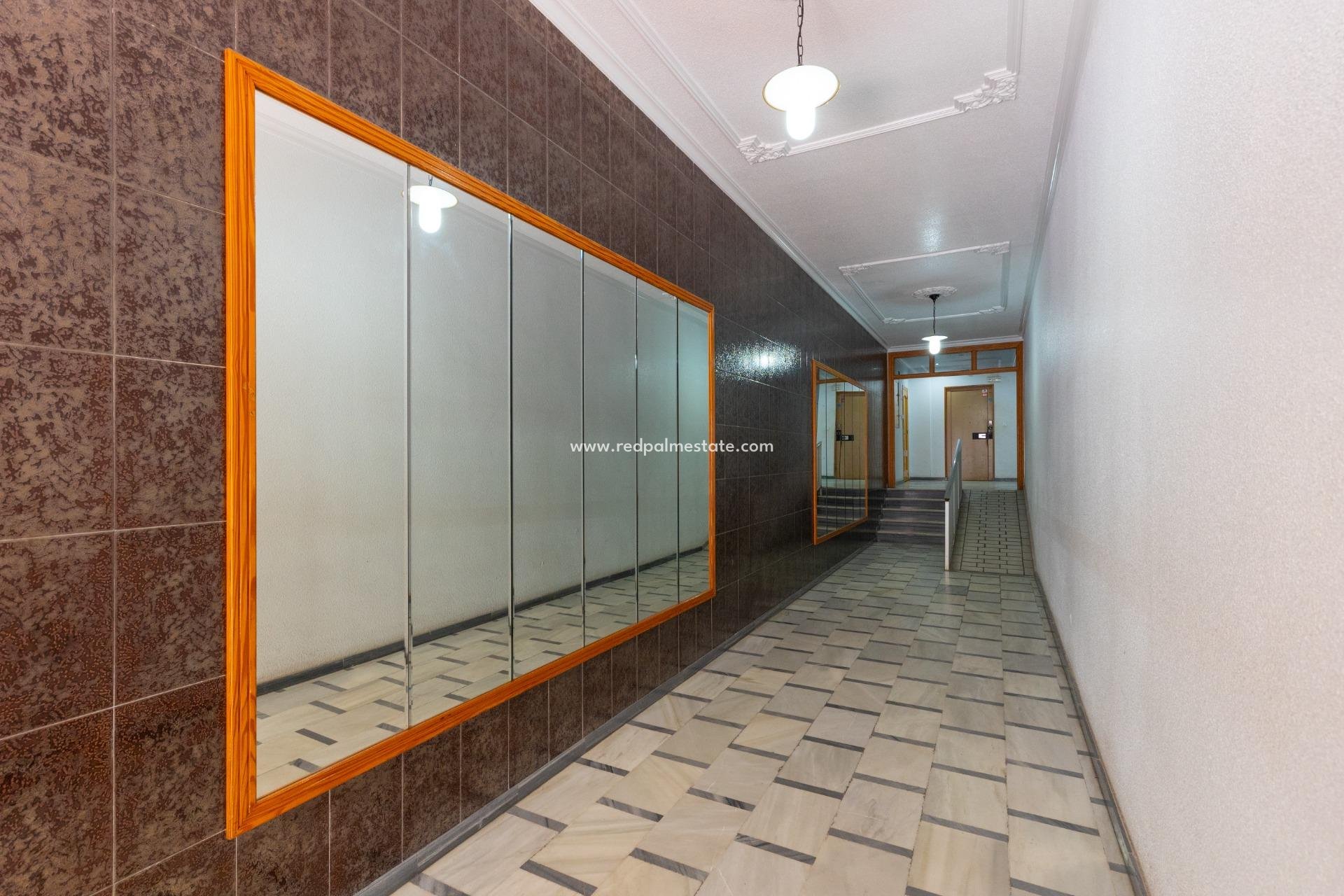 Resale - Apartment -
Torrevieja - Playa del Cura
