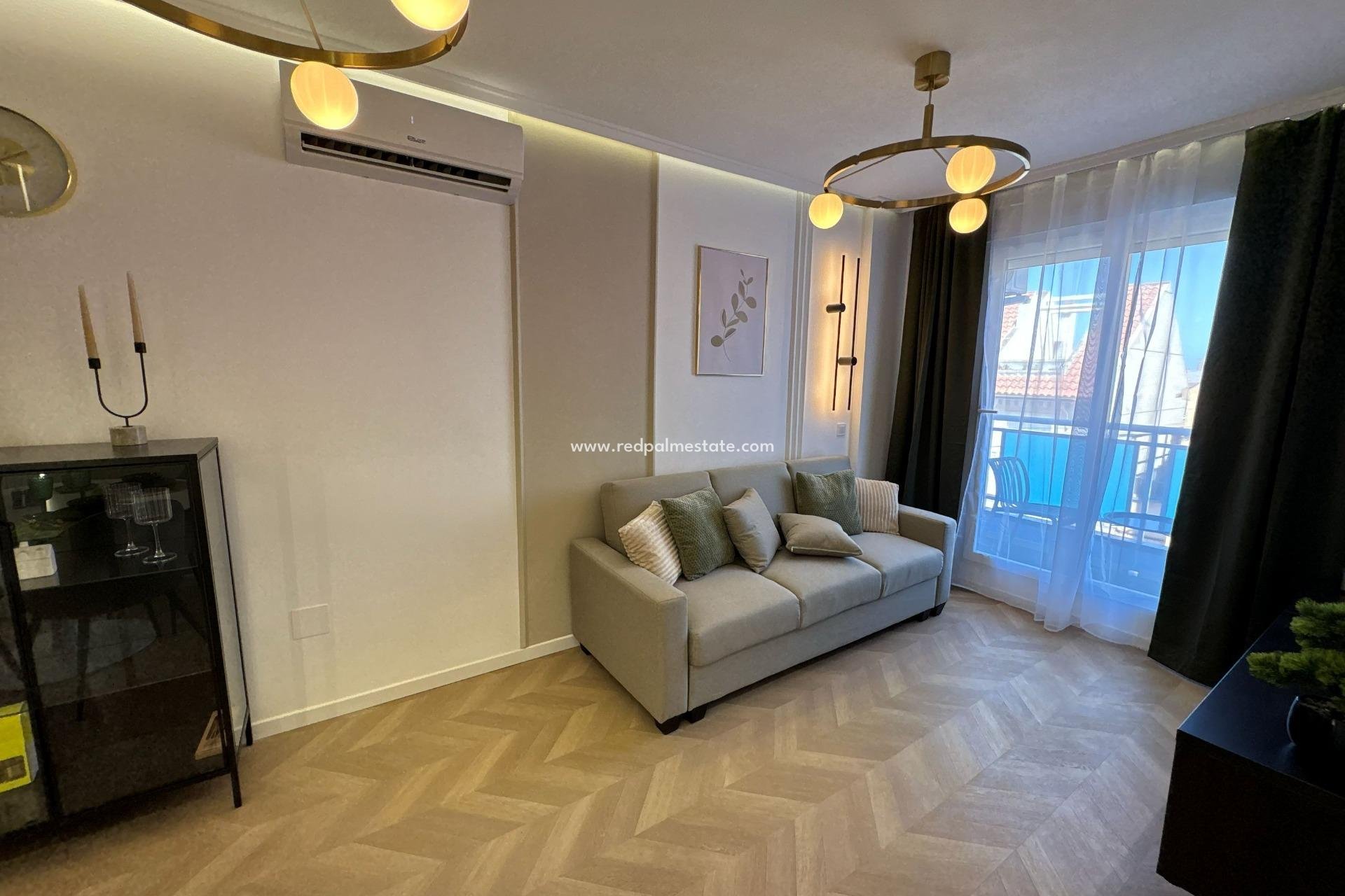 Resale - Apartment -
Torrevieja - Playa del Cura