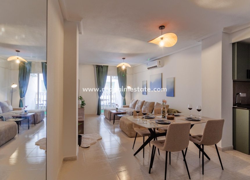 Resale - Apartment -
Torrevieja - Playa del Cura