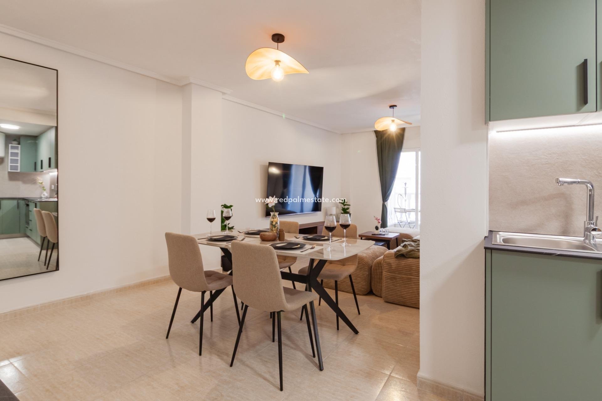 Resale - Apartment -
Torrevieja - Playa del Cura
