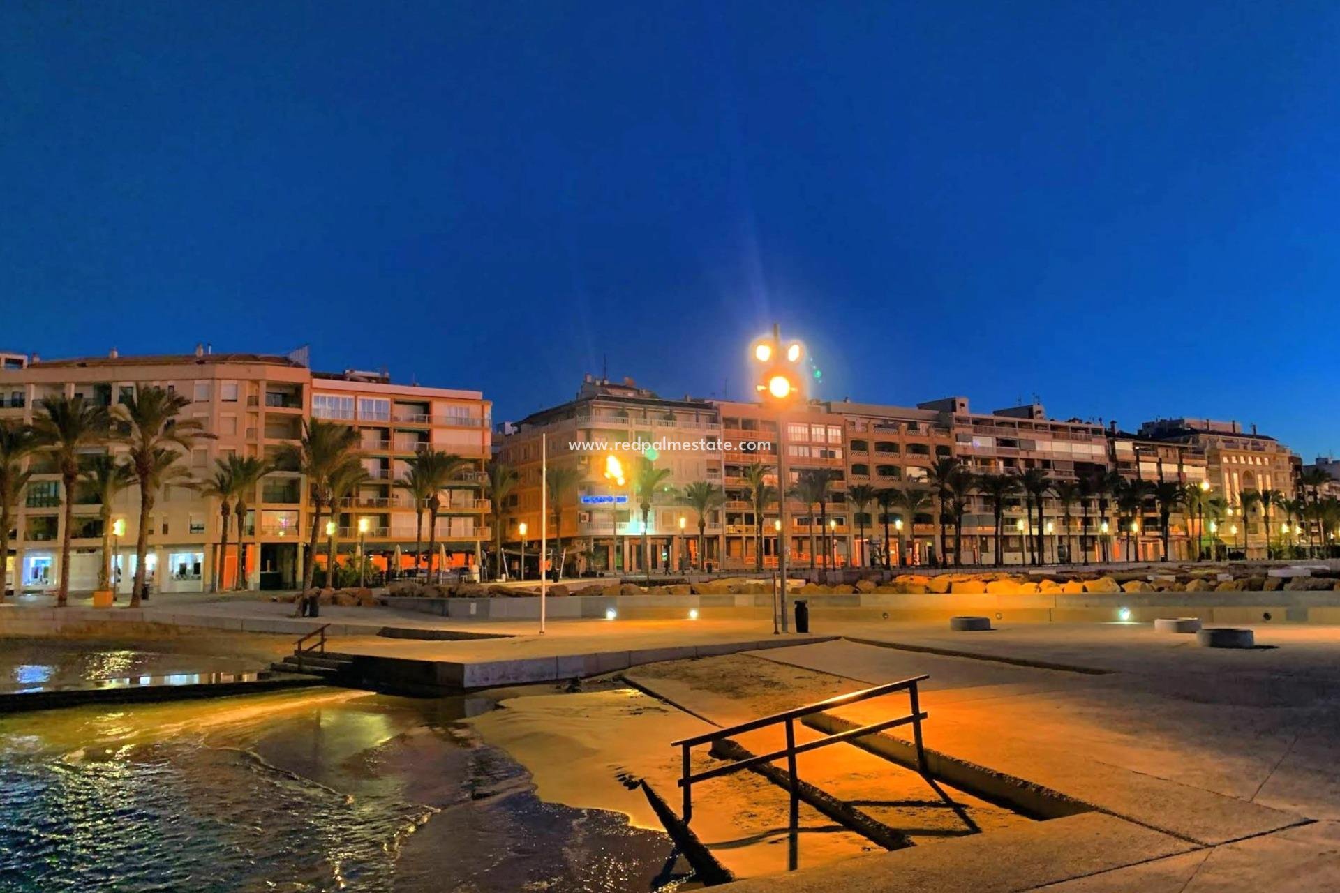 Resale - Apartment -
Torrevieja - Playa del Cura