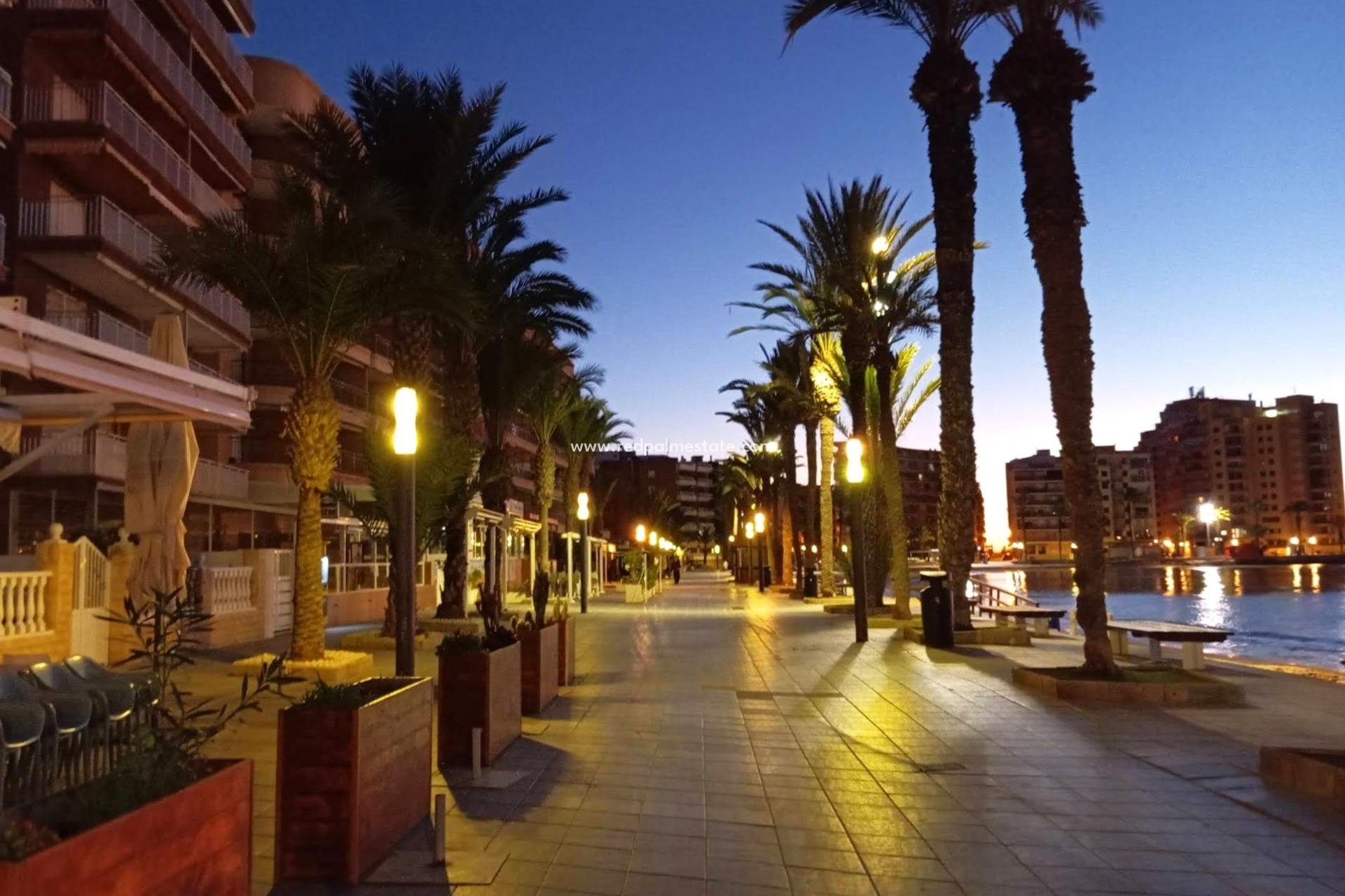 Resale - Apartment -
Torrevieja - Playa del Cura
