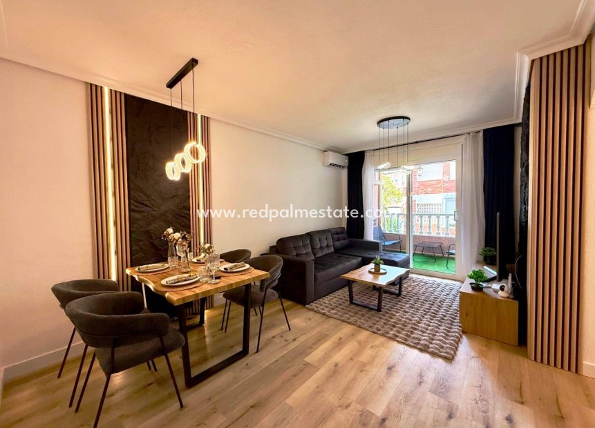 Resale - Apartment -
Torrevieja - Playa del Cura