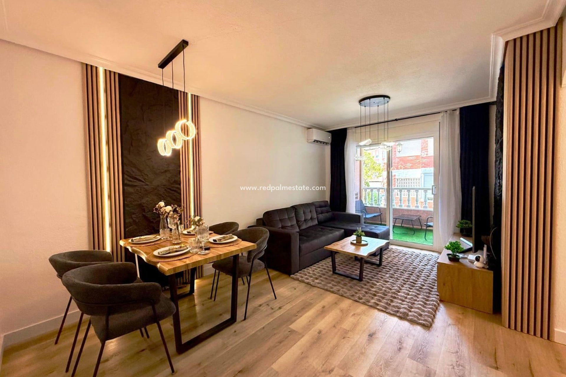 Resale - Apartment -
Torrevieja - Playa del Cura