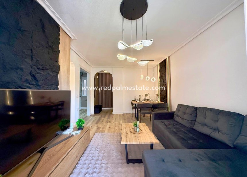 Resale - Apartment -
Torrevieja - Playa del Cura
