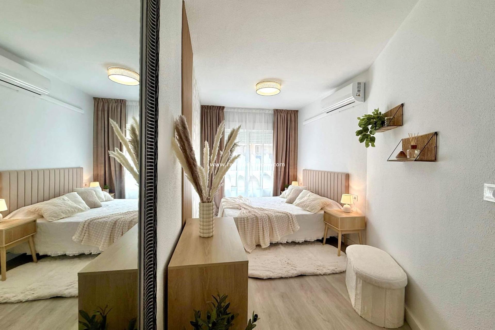 Resale - Apartment -
Torrevieja - Playa del Cura
