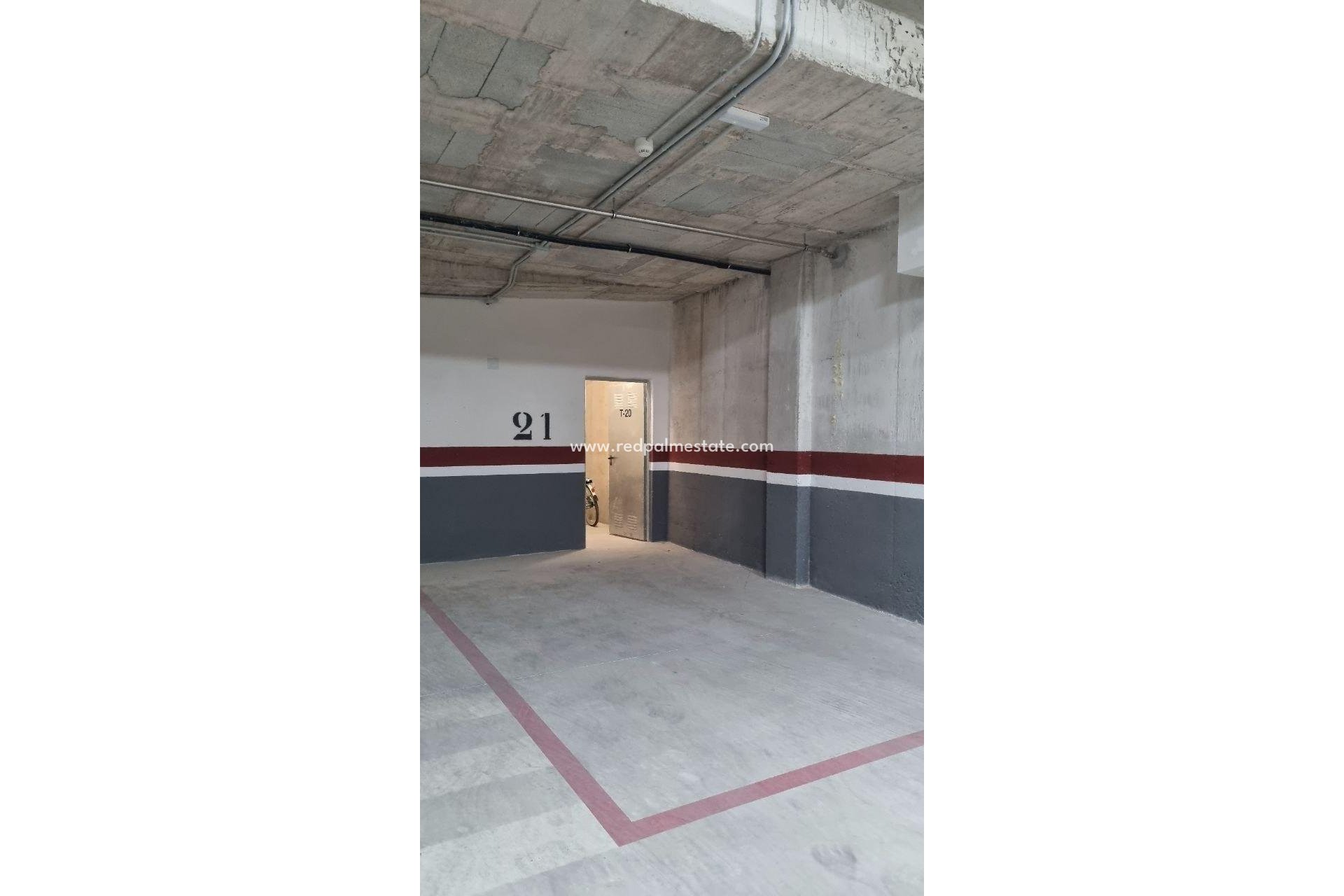 Resale - Apartment -
Torrevieja - Playa del Cura
