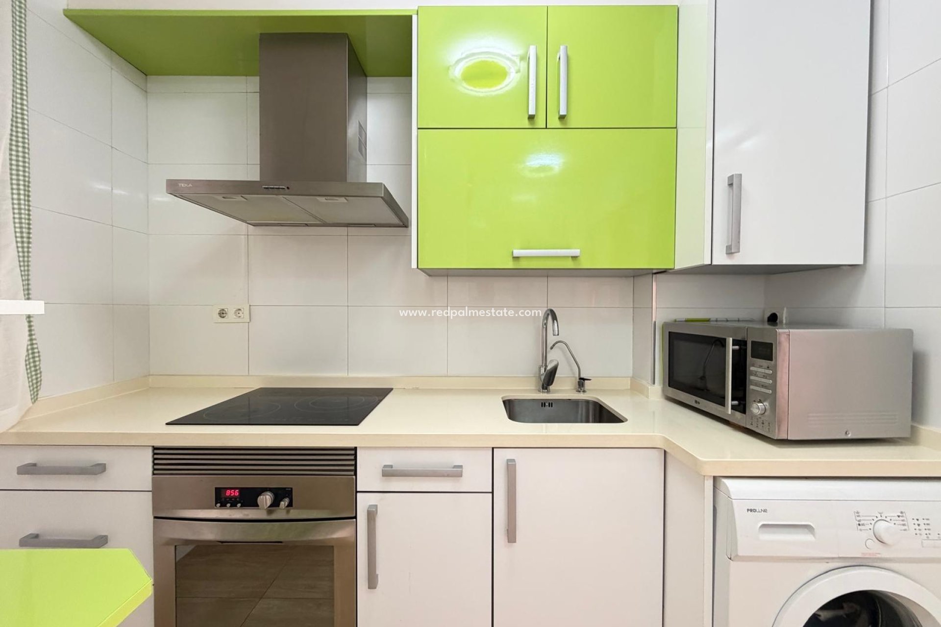 Resale - Apartment -
Torrevieja - Playa del Cura