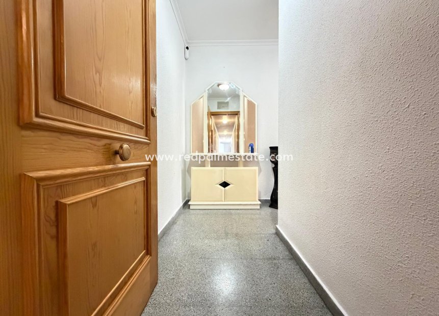 Resale - Apartment -
Torrevieja - Playa del Cura
