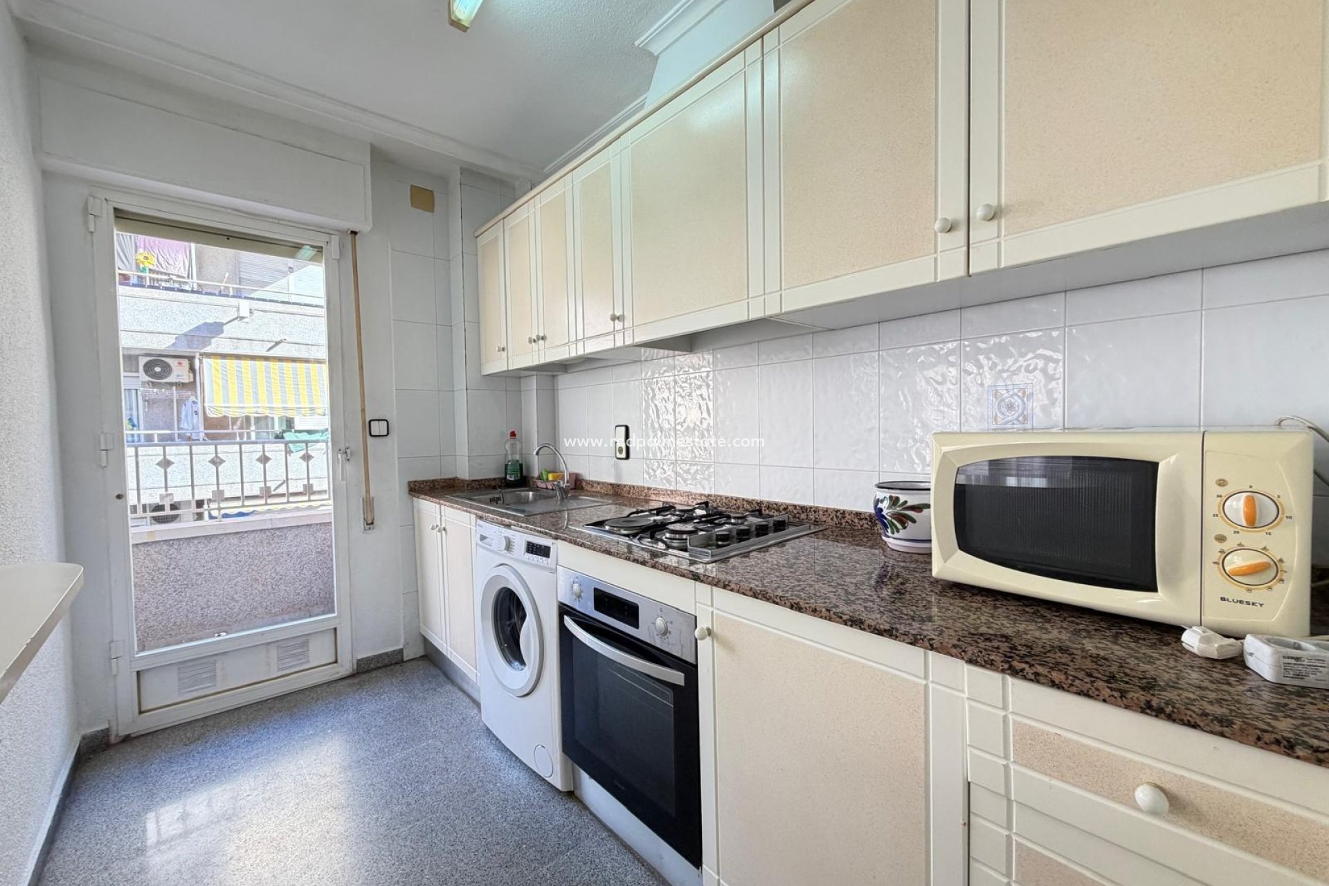 Resale - Apartment -
Torrevieja - Playa del Cura