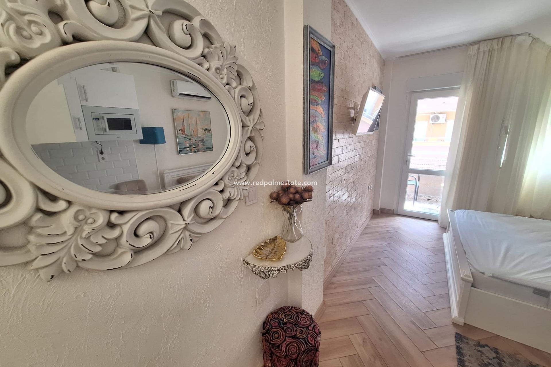 Resale - Apartment -
Torrevieja - Playa del Cura