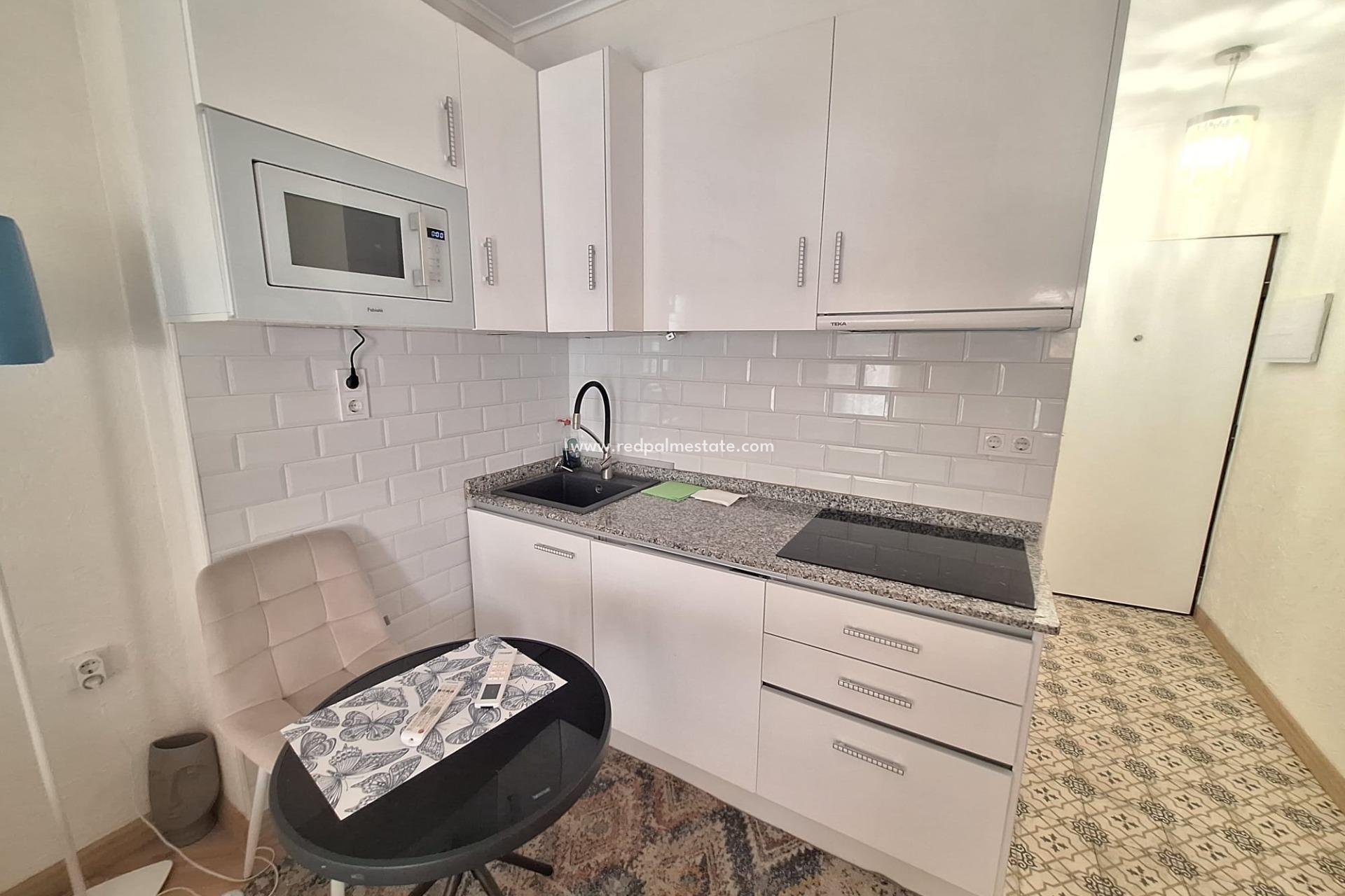 Resale - Apartment -
Torrevieja - Playa del Cura