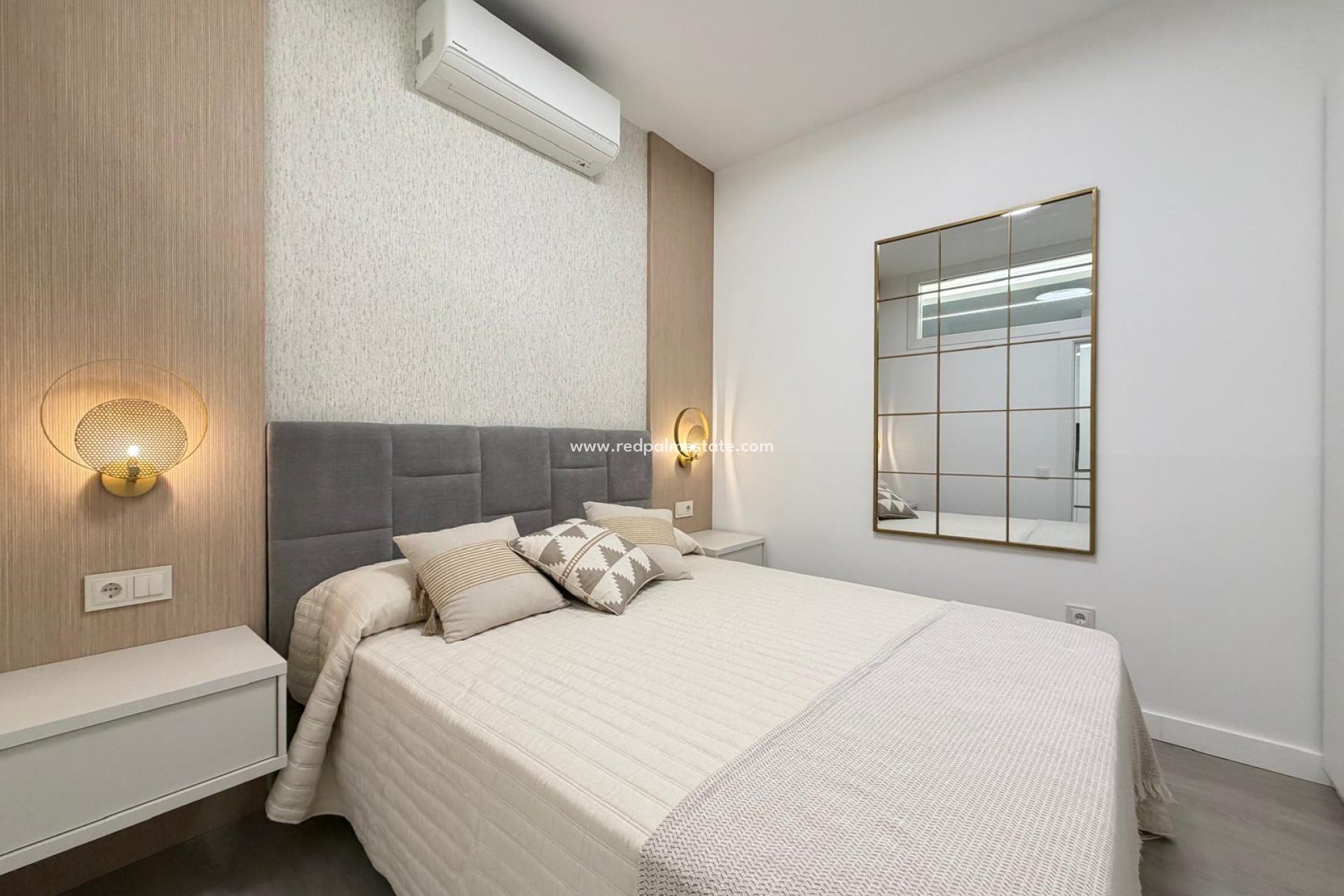 Resale - Apartment -
Torrevieja - Playa del Cura