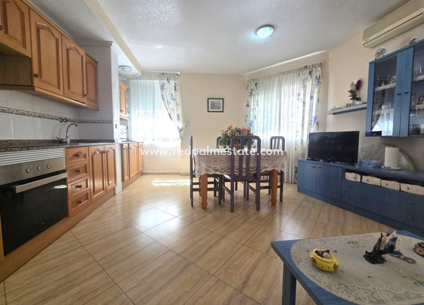 Resale - Apartment -
Torrevieja - Playa del Cura
