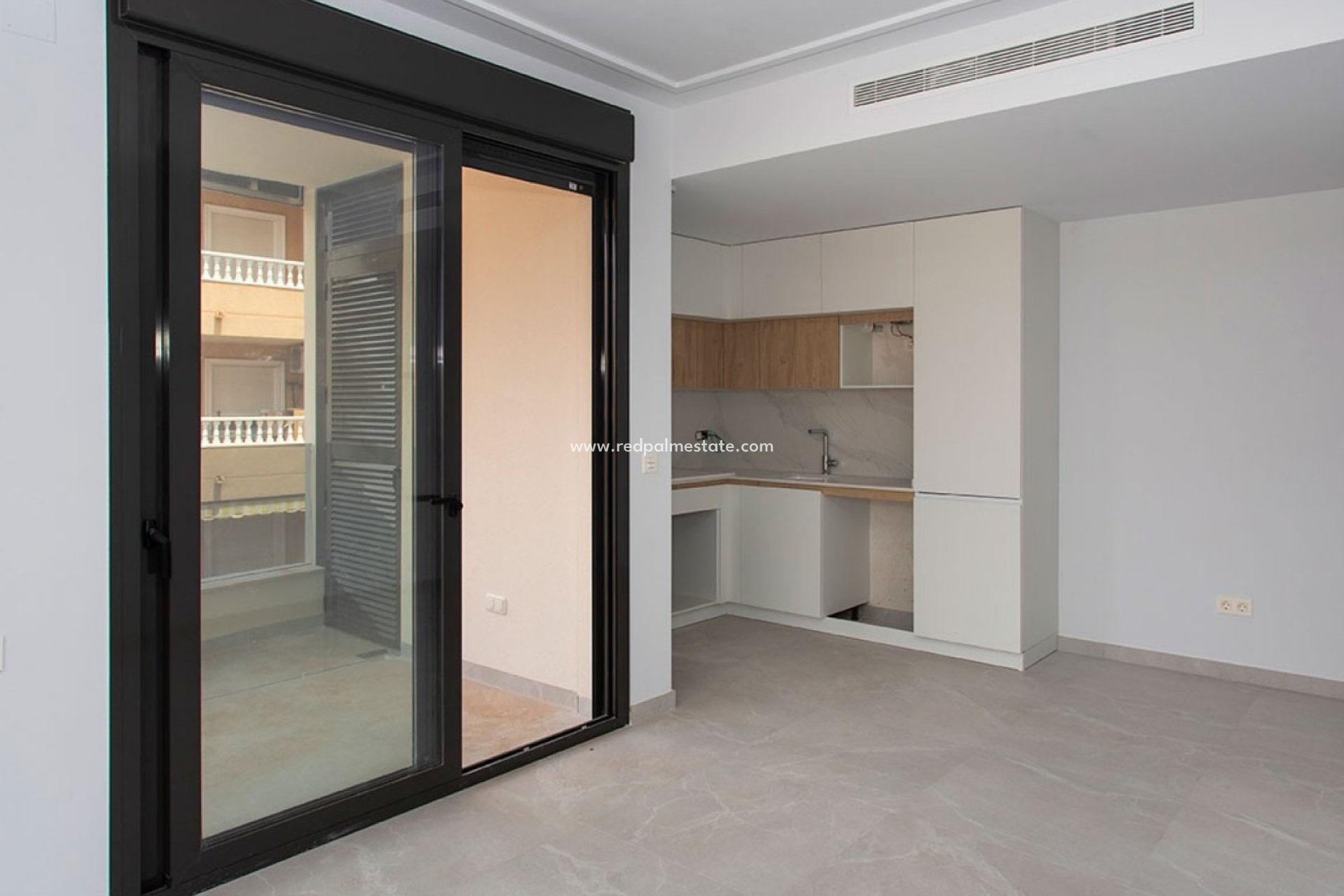 Resale - Apartment -
Torrevieja - Playa del Cura