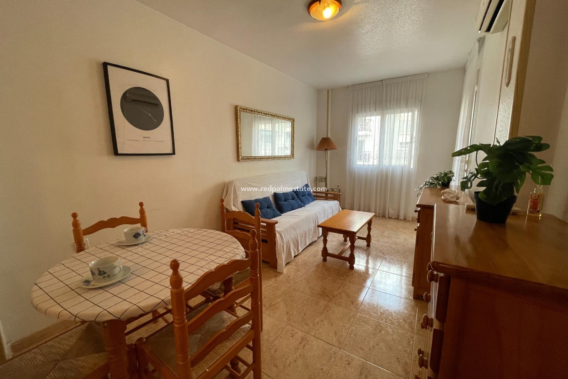 Resale - Apartment -
Torrevieja - Playa del Cura