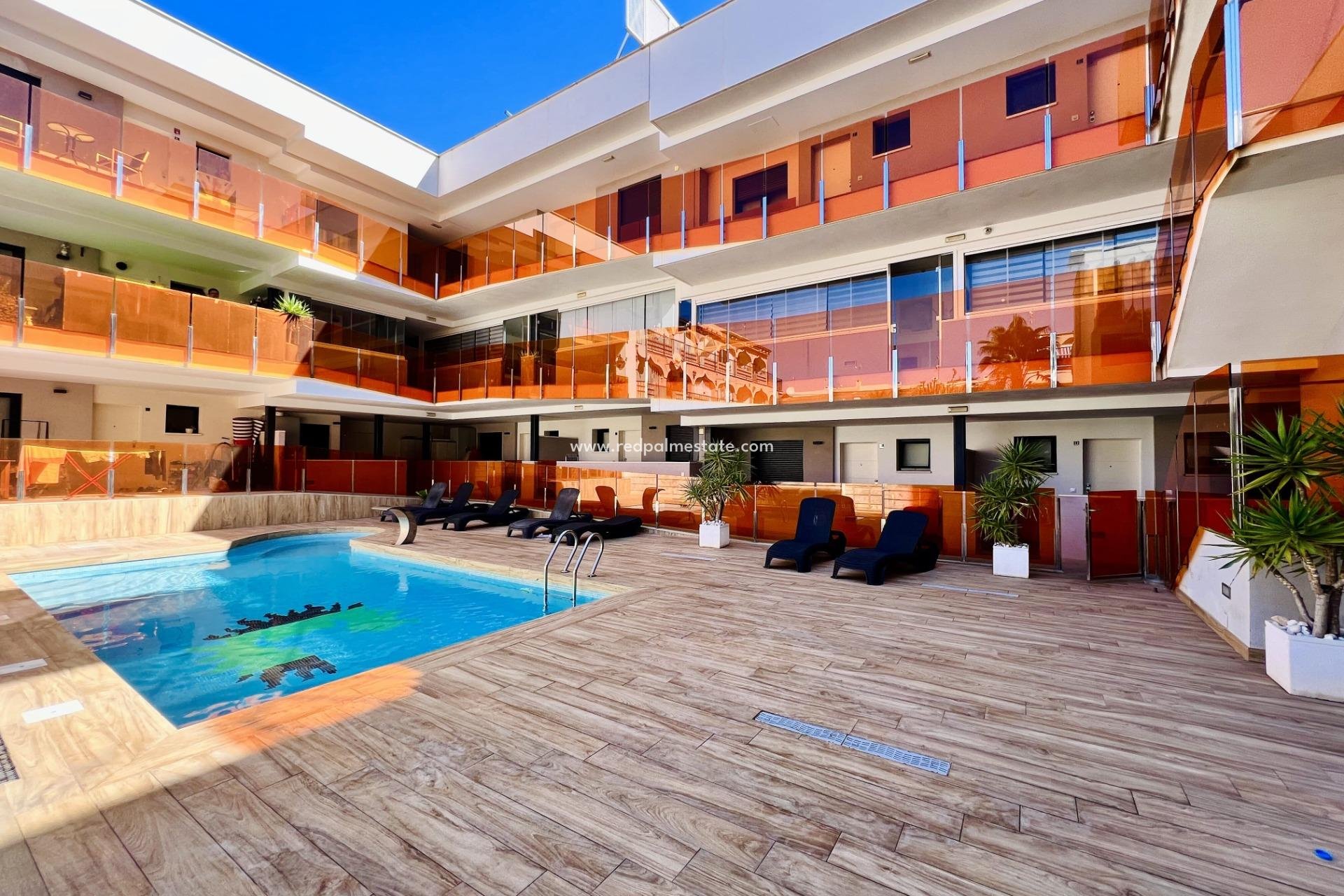 Resale - Apartment -
Torrevieja - Playa del Cura