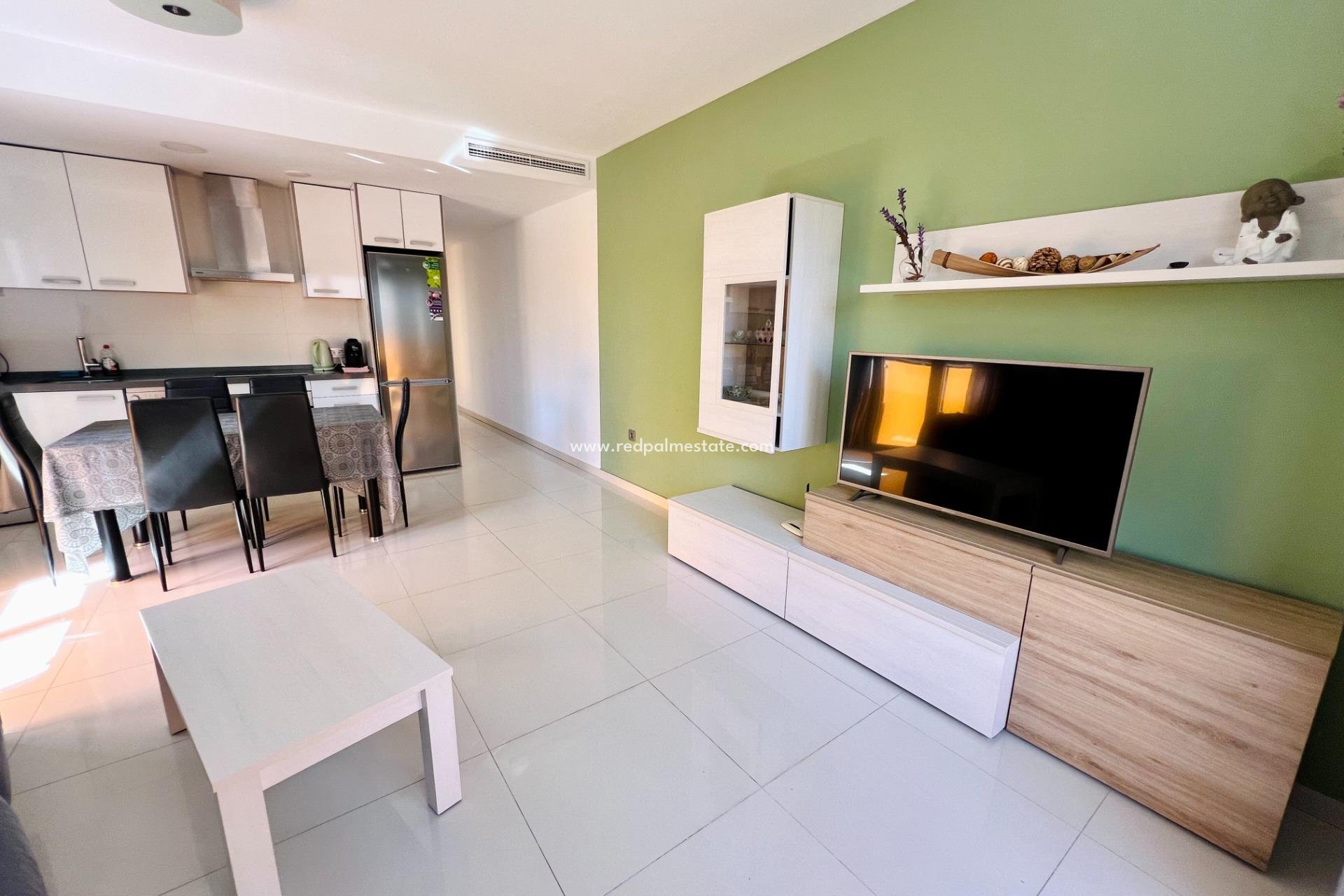 Resale - Apartment -
Torrevieja - Playa del Cura