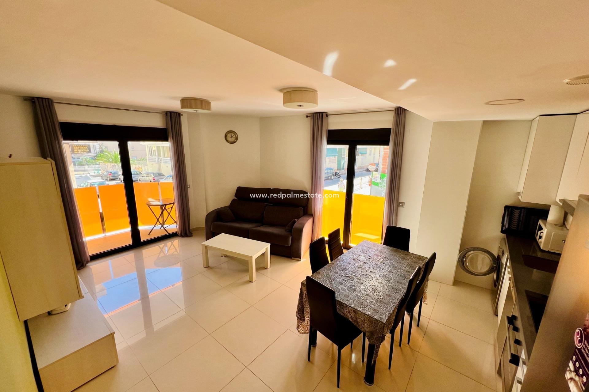 Resale - Apartment -
Torrevieja - Playa del Cura